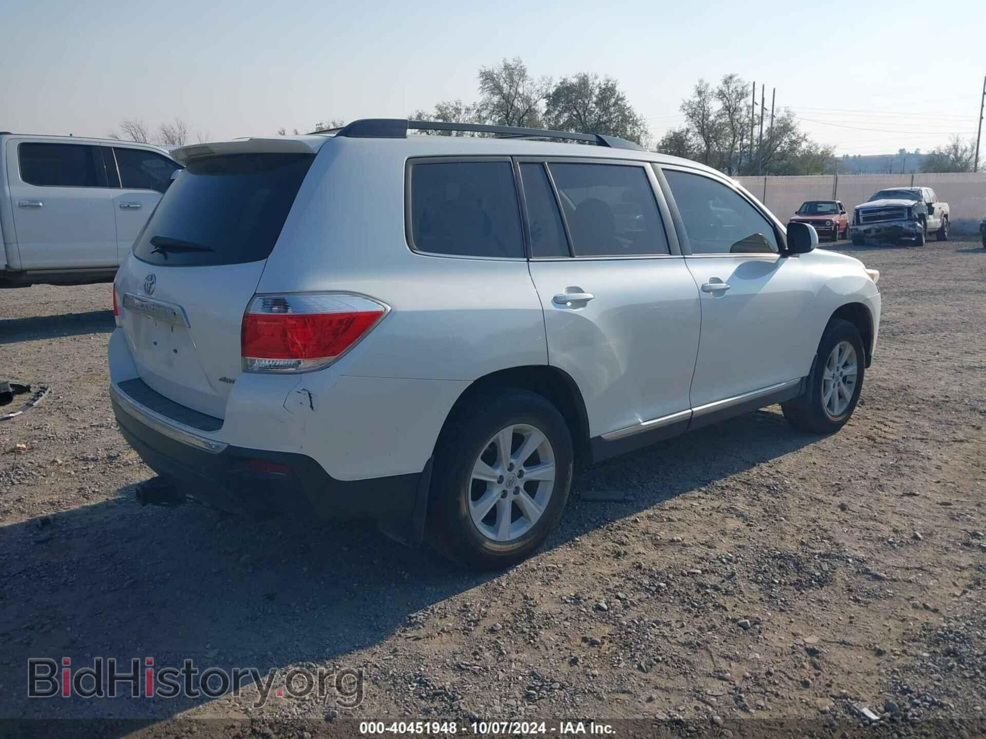 2013 TOYOTA HIGHLANDER - VIN: 5TDBK3EH8DS235977 - Фото 4