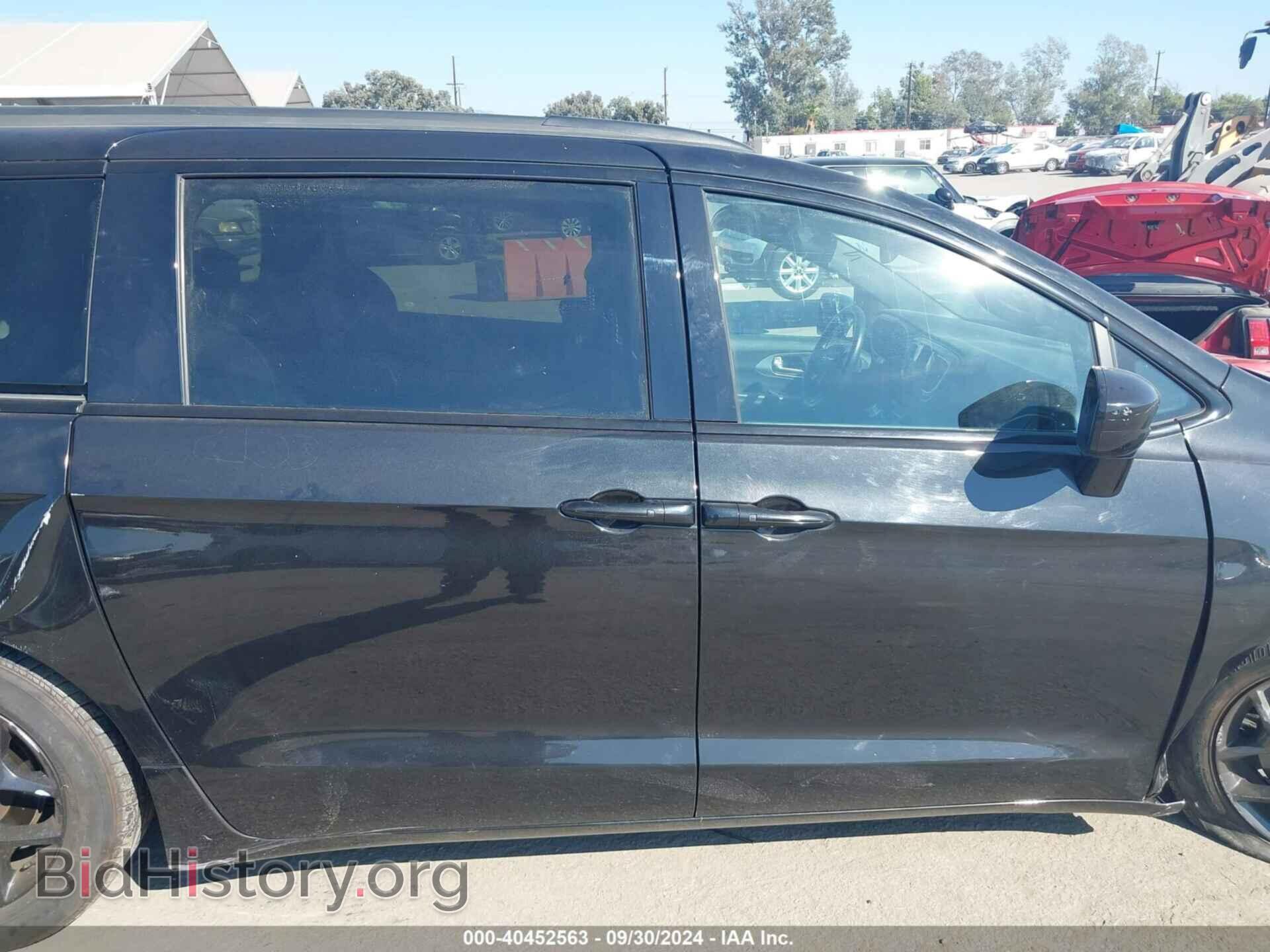 2018 CHRYSLER PACIFICA - VIN: 2C4RC1EG9JR351653 - Фото 13