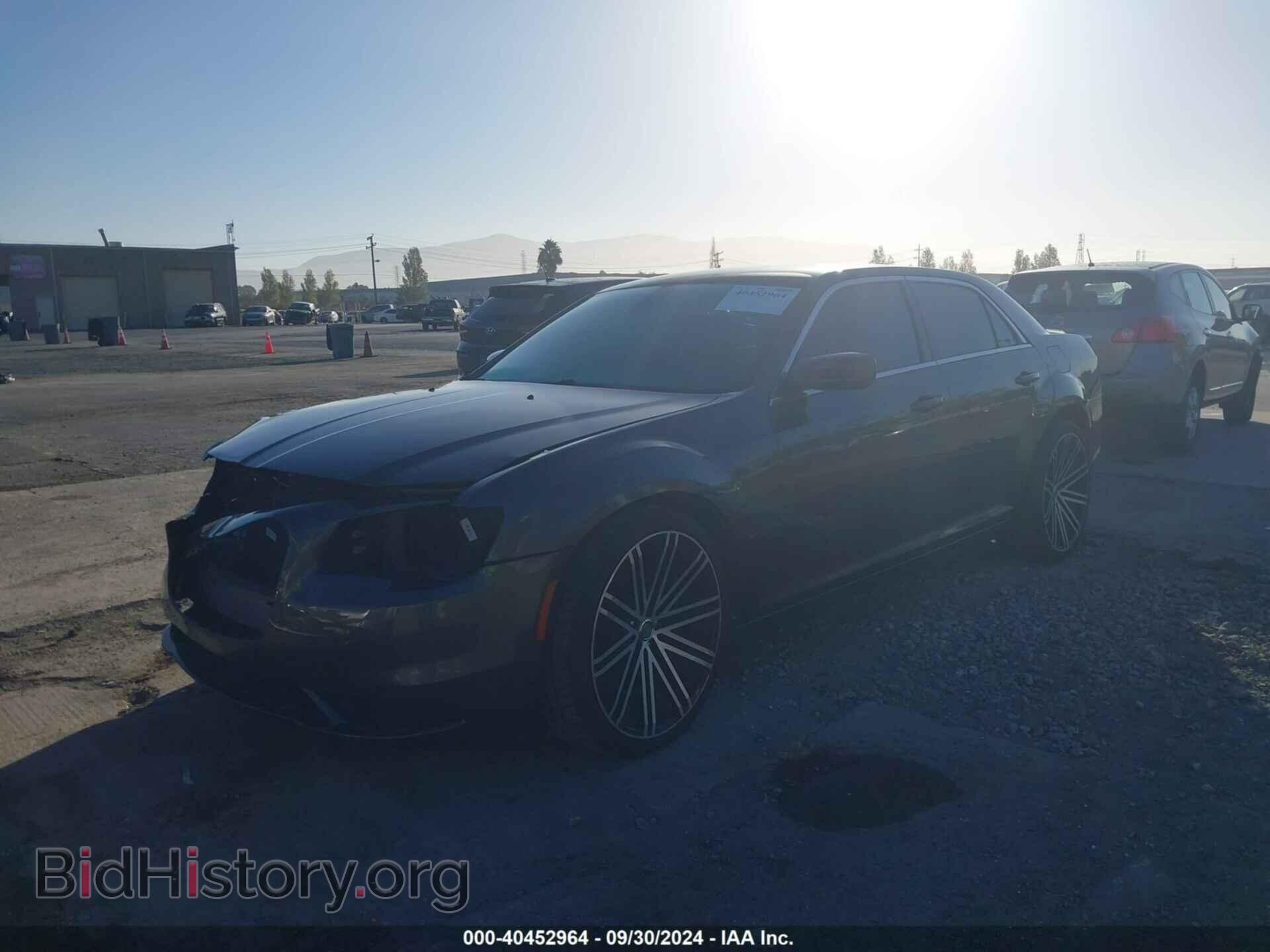 2016 CHRYSLER 300 - VIN: 2C3CCAAG9GH260736 - Фото 2