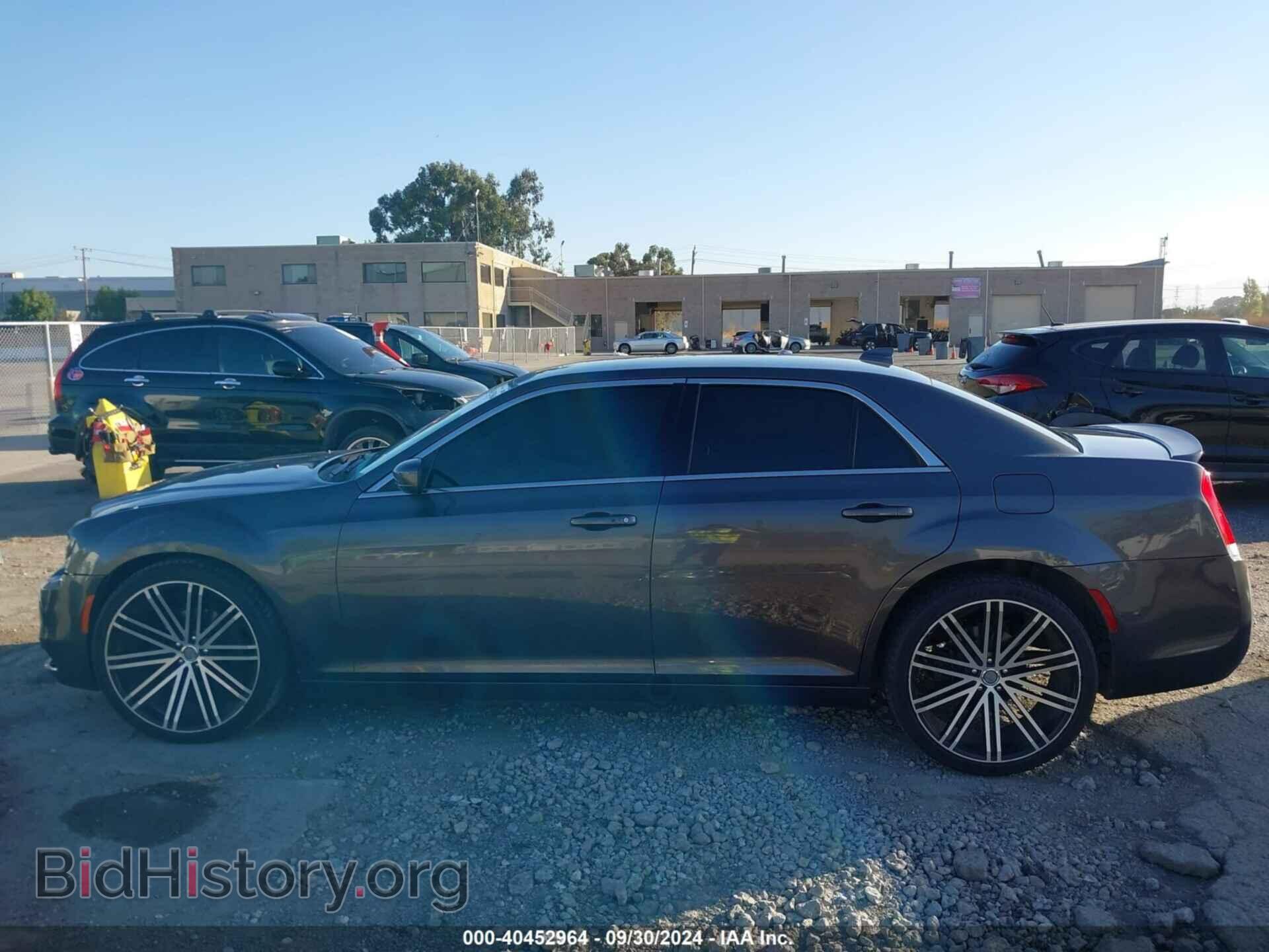 2016 CHRYSLER 300 - VIN: 2C3CCAAG9GH260736 - Фото 15