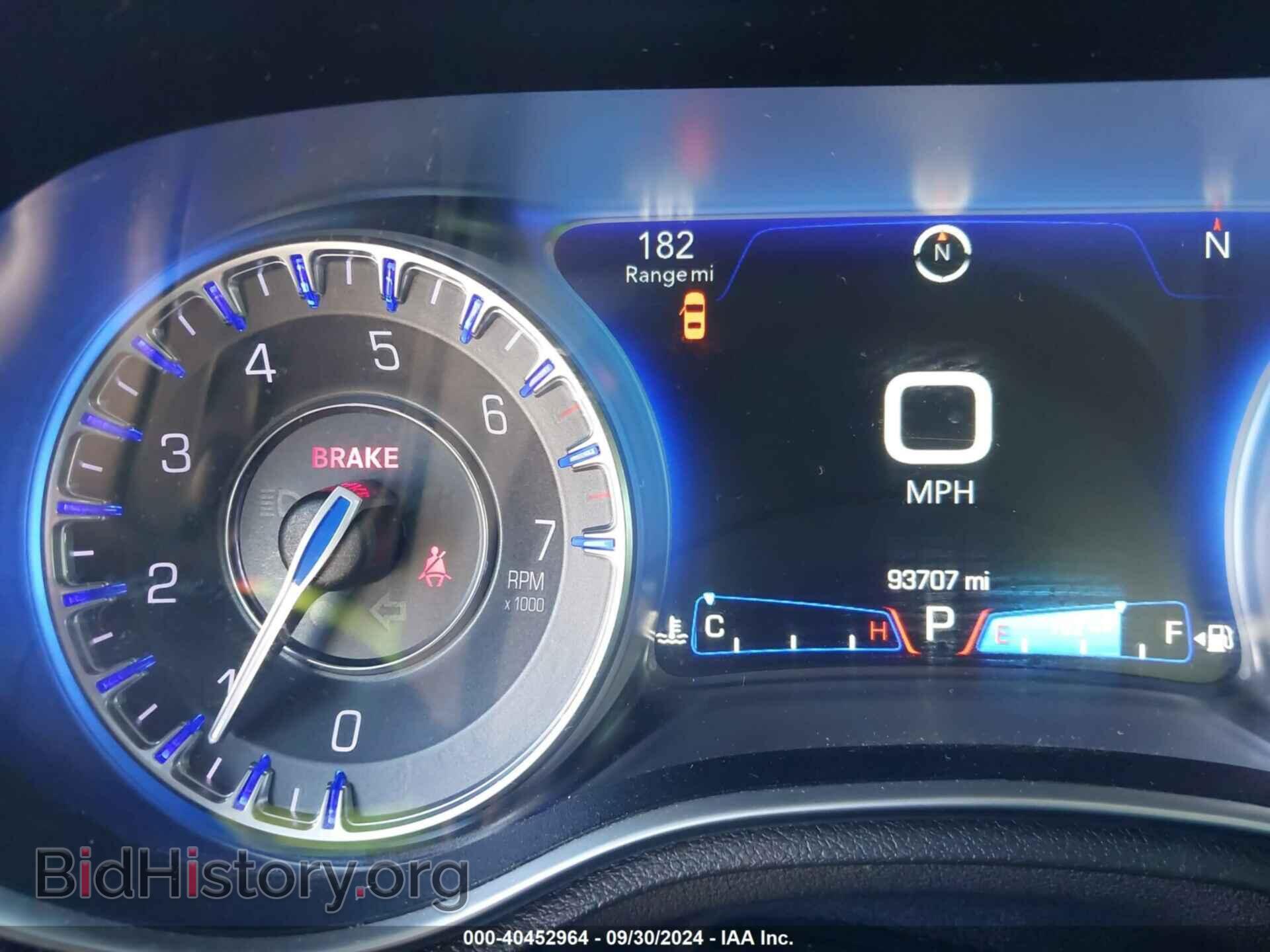 2016 CHRYSLER 300 - VIN: 2C3CCAAG9GH260736 - Фото 7