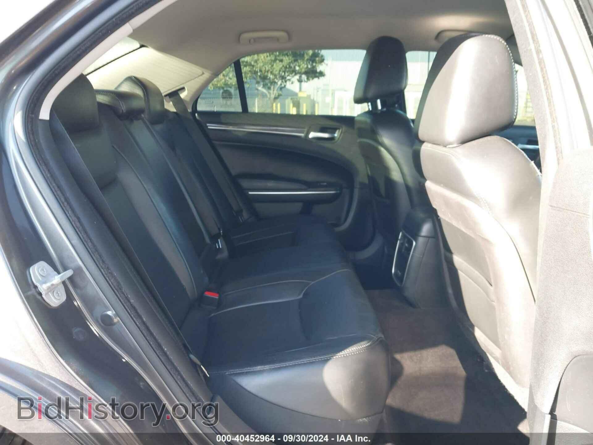 2016 CHRYSLER 300 - VIN: 2C3CCAAG9GH260736 - Фото 8