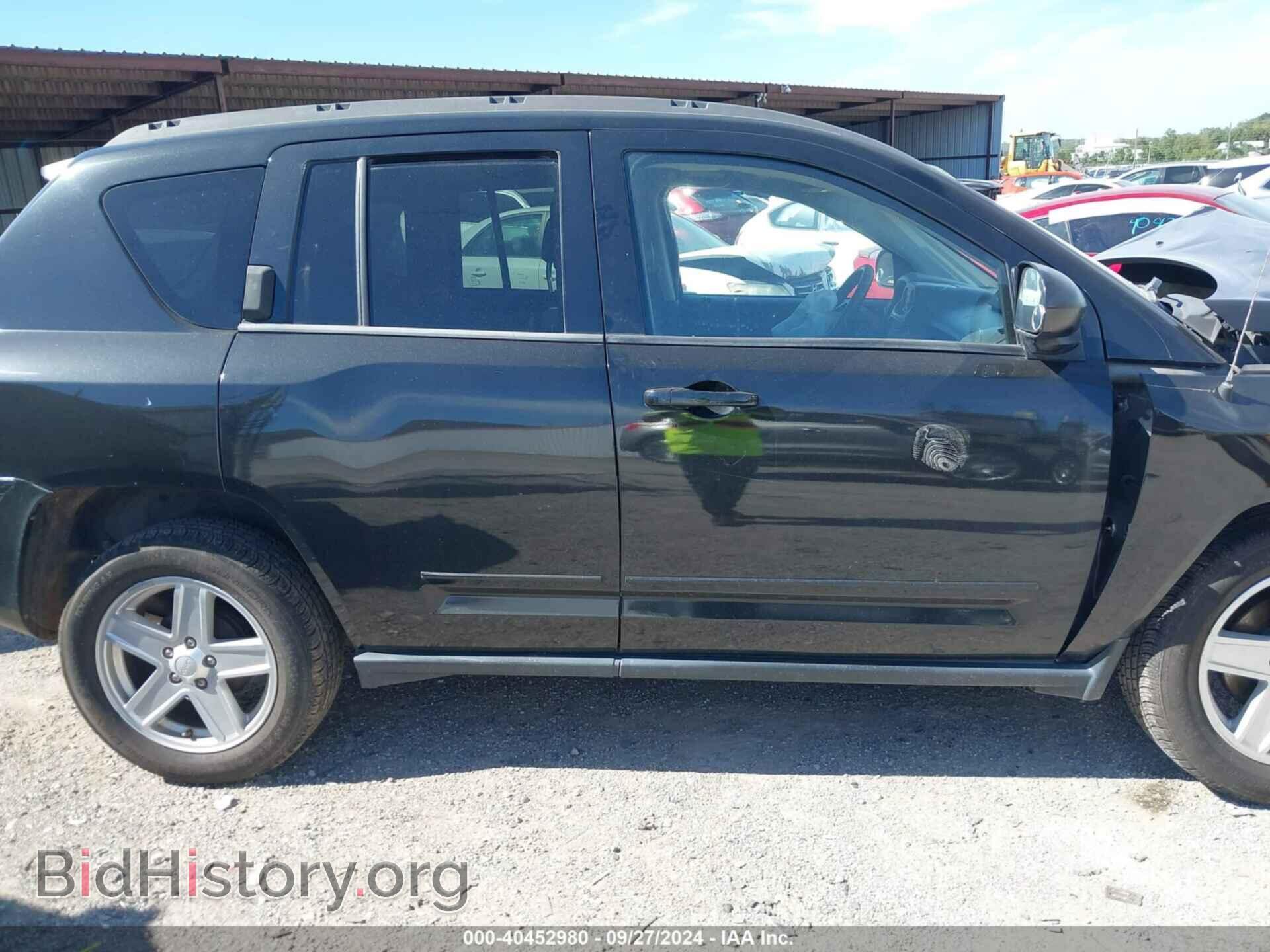 2010 JEEP COMPASS - VIN: 1J4NT4FB2AD549295 - Photo 14