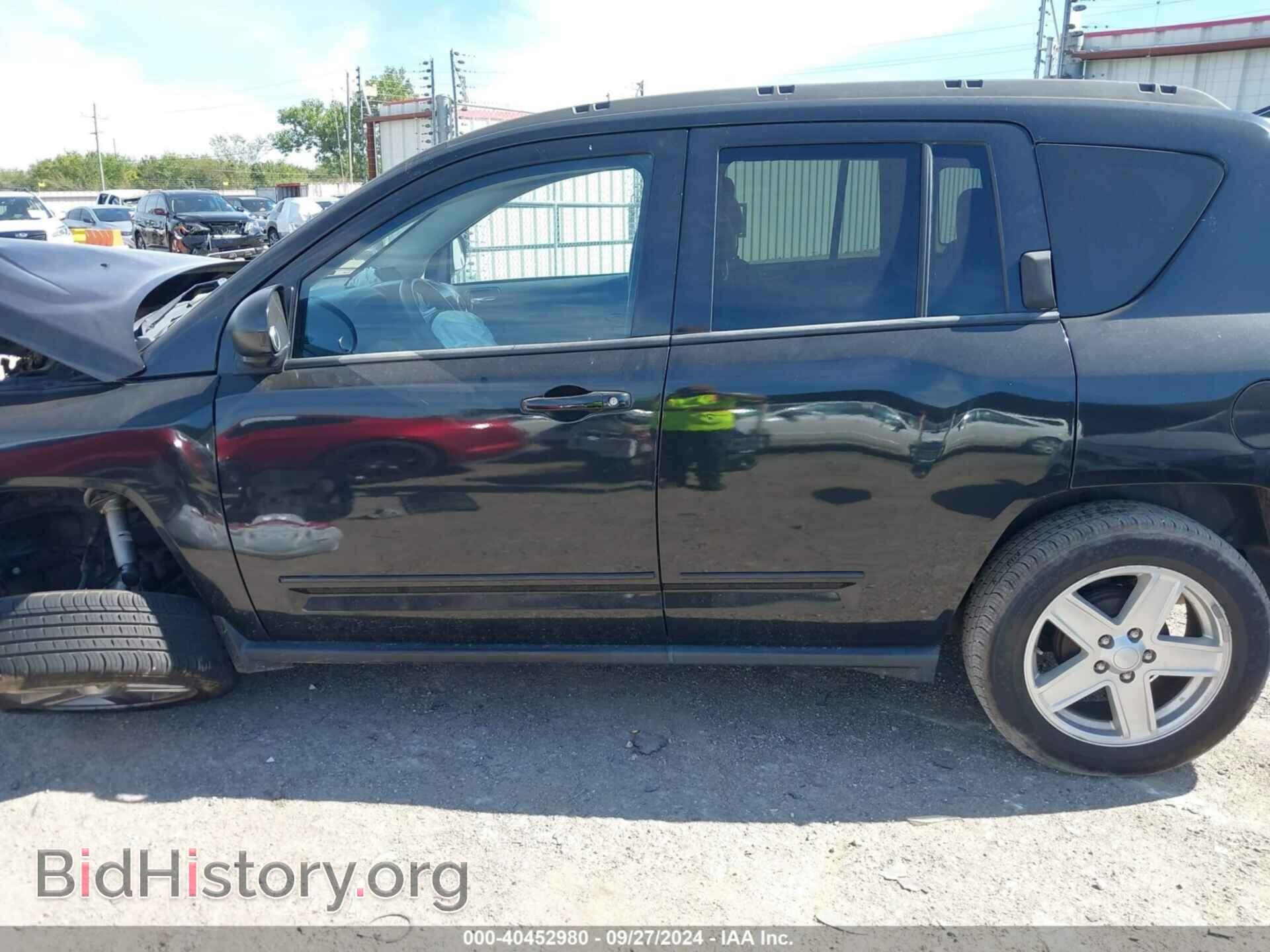 2010 JEEP COMPASS - VIN: 1J4NT4FB2AD549295 - Photo 15
