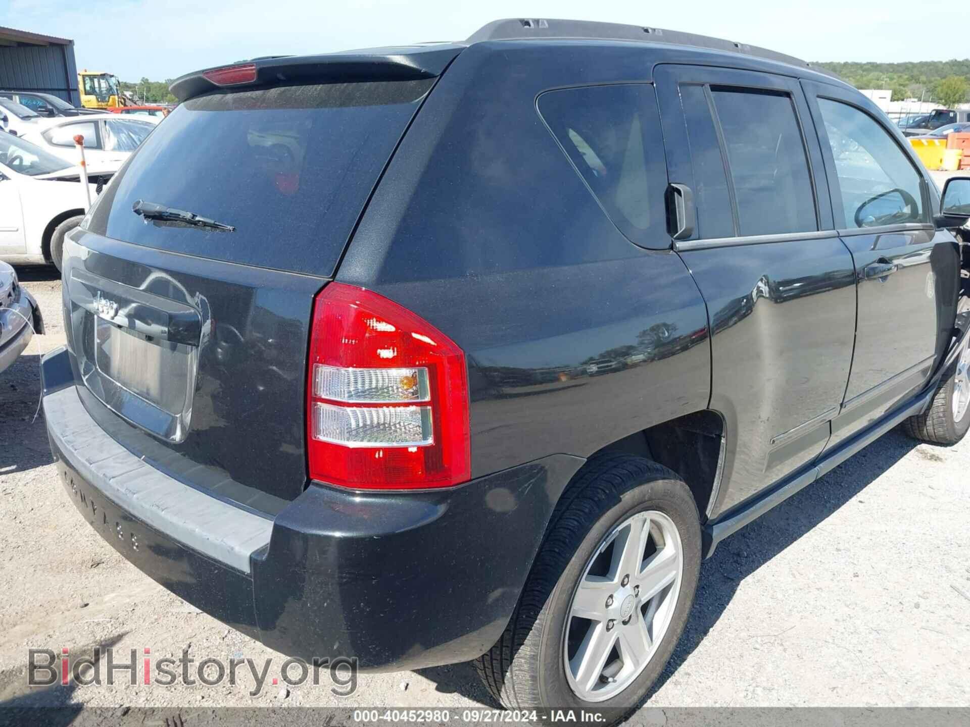 2010 JEEP COMPASS - VIN: 1J4NT4FB2AD549295 - Photo 4