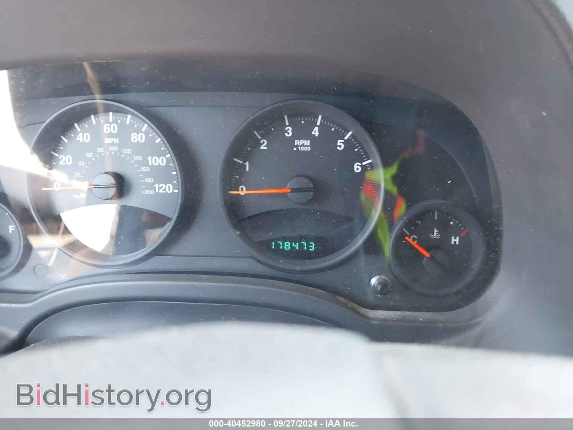2010 JEEP COMPASS - VIN: 1J4NT4FB2AD549295 - Photo 7