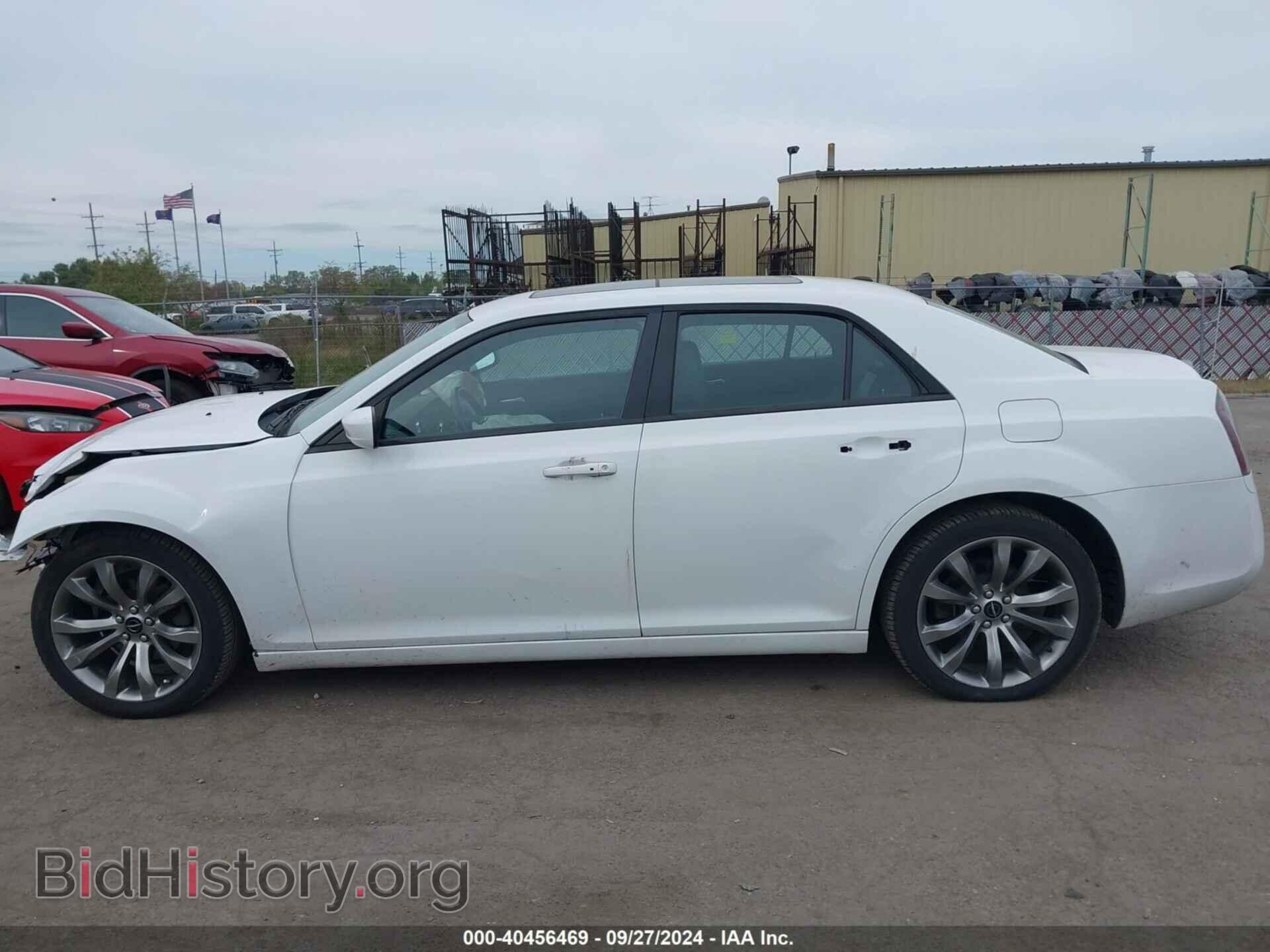 2014 CHRYSLER 300 - VIN: 2C3CCABG2EH330377 - Фото 14