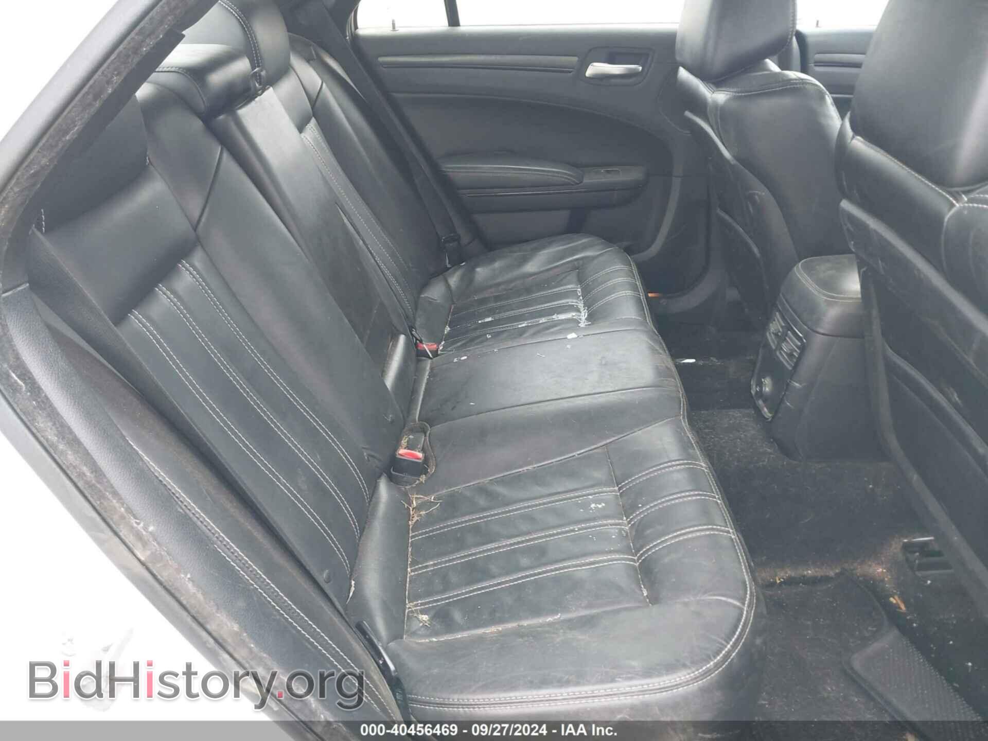2014 CHRYSLER 300 - VIN: 2C3CCABG2EH330377 - Фото 8