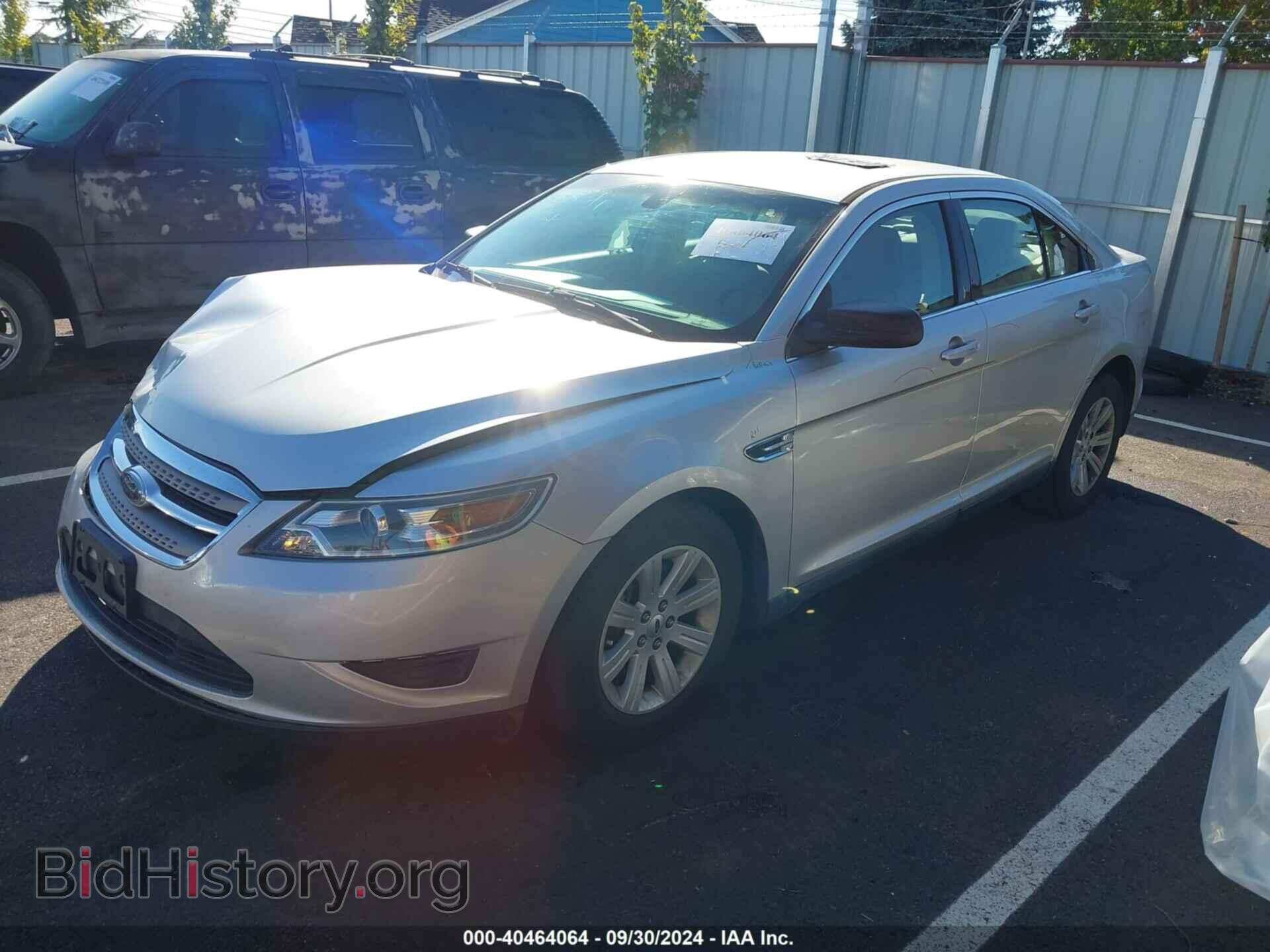 2010 FORD TAURUS - VIN: 1FAHP2DW2AG145743 - Фото 2