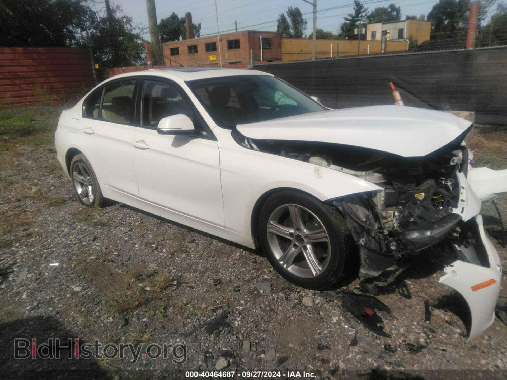 Фотография WBA3C3G57FNS76028 - BMW 320I 2015