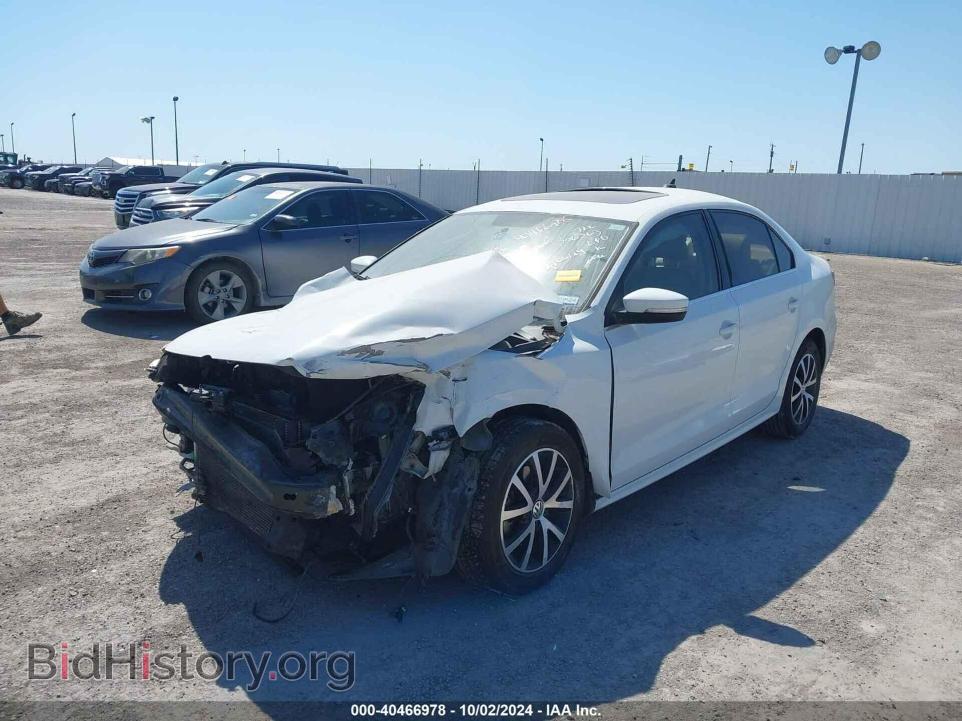 2017 VOLKSWAGEN JETTA - VIN: 3VWDB7AJ3HM223473 - Photo 2