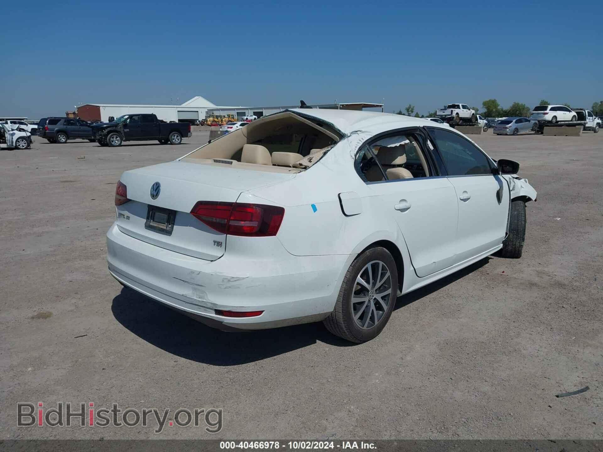 2017 VOLKSWAGEN JETTA - VIN: 3VWDB7AJ3HM223473 - Photo 4