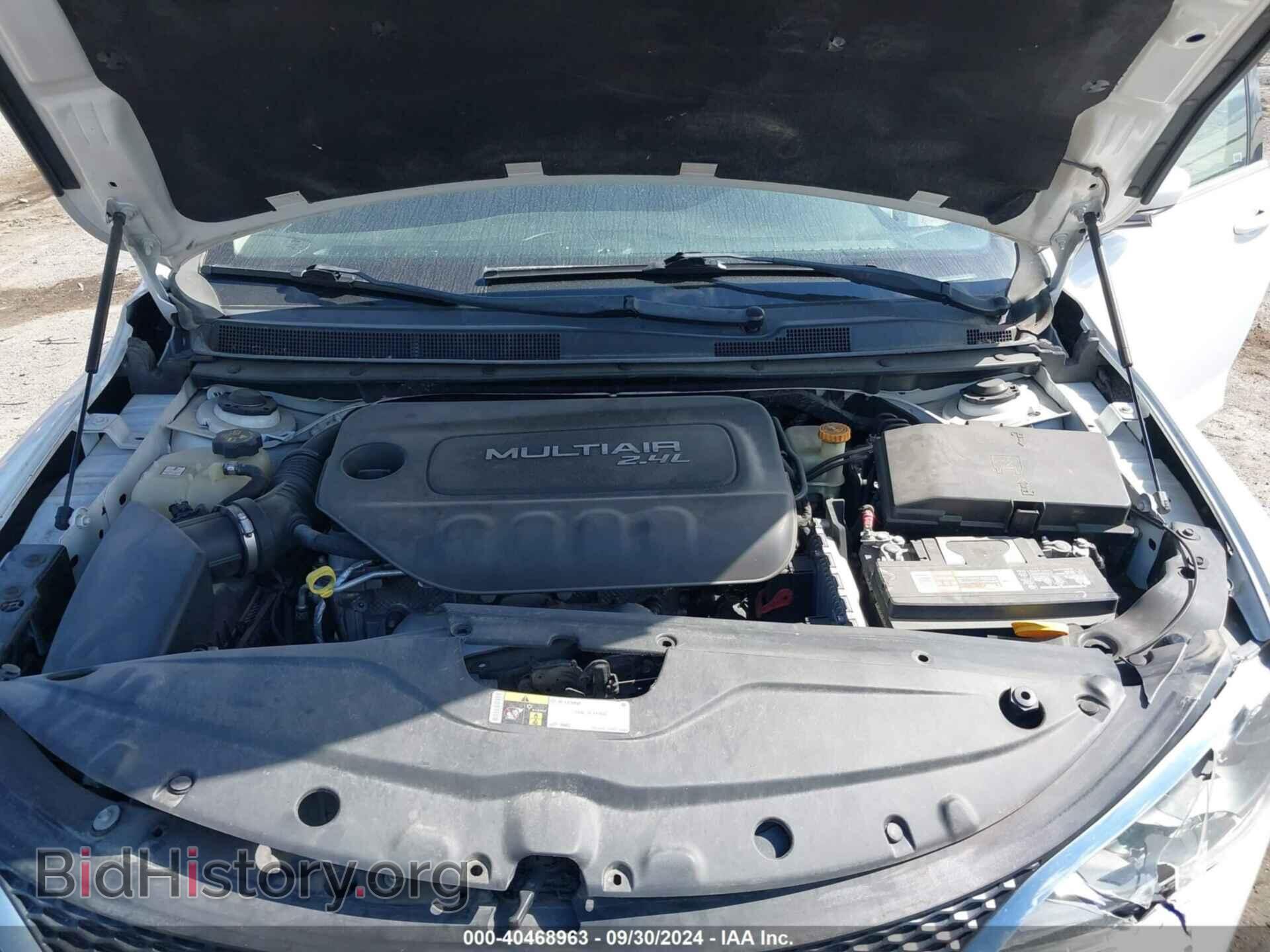 2015 CHRYSLER 200 - VIN: 1C3CCCAB6FN586564 - Photo 10