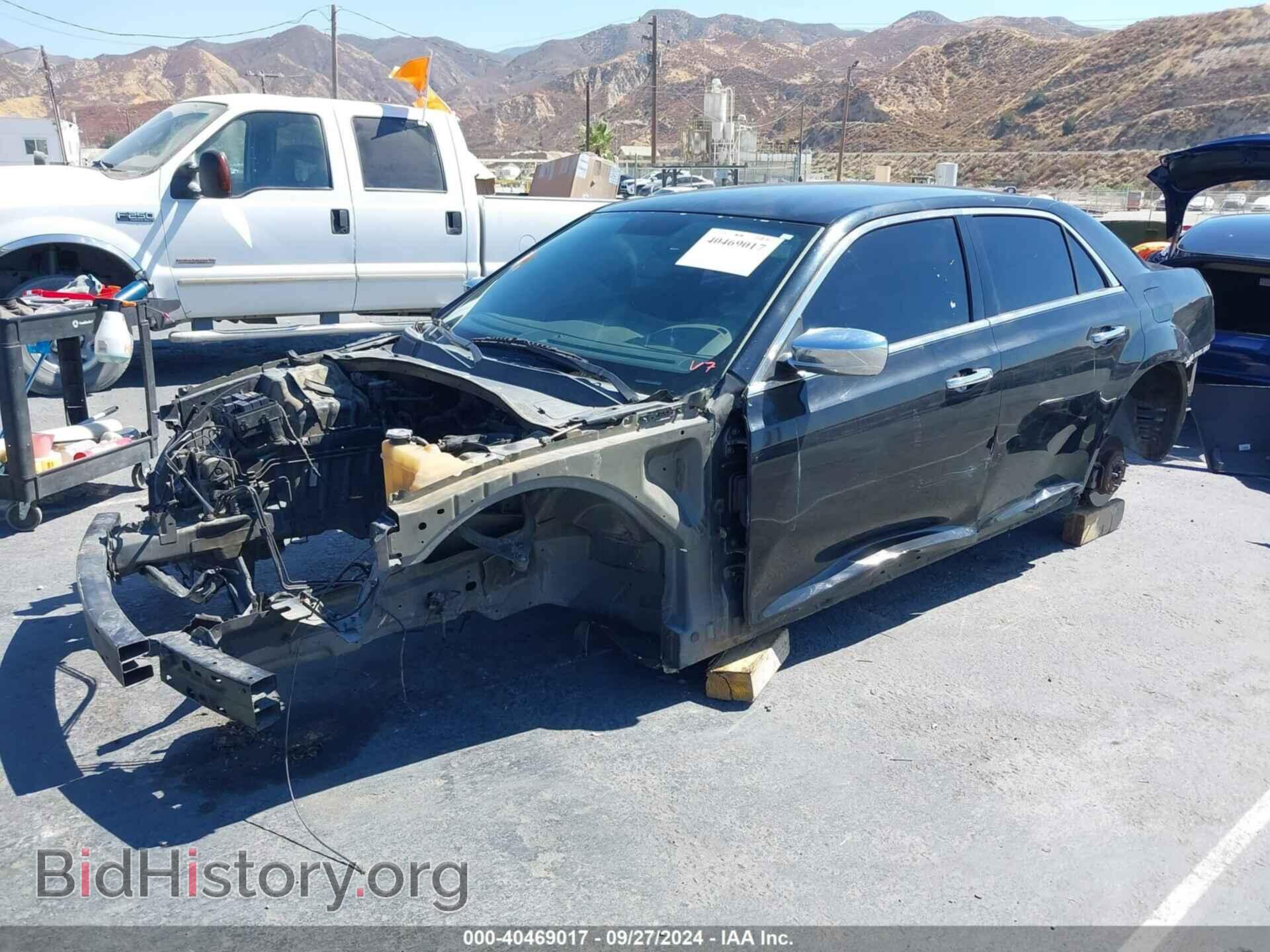2013 CHRYSLER 300C - VIN: 2C3CCAET4DH510130 - Фото 2
