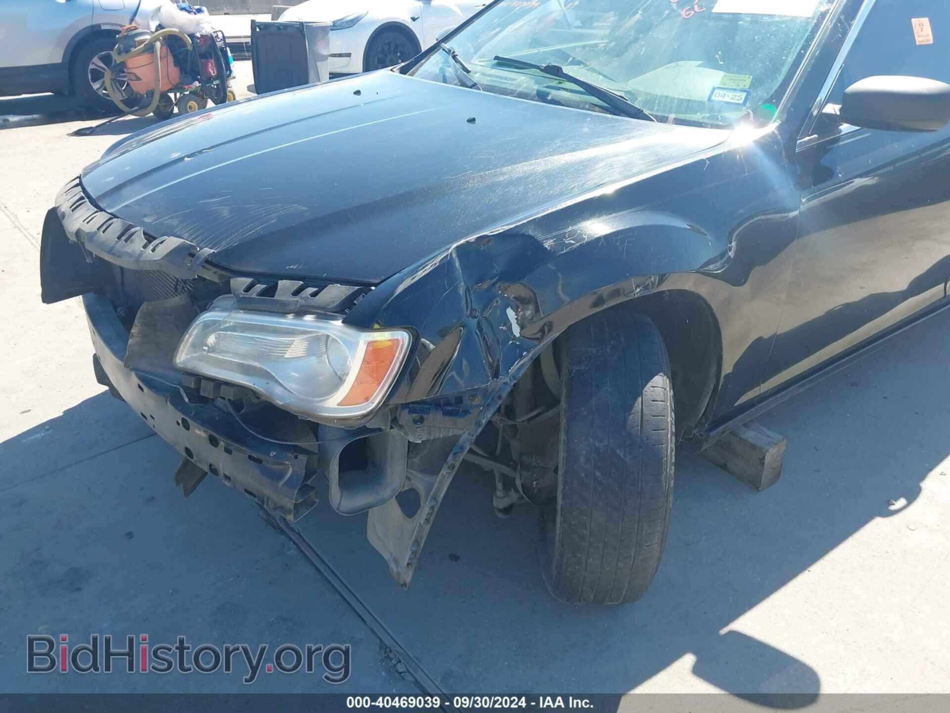 2013 CHRYSLER 300 - VIN: 2C3CCAAG3DH507079 - Фото 20