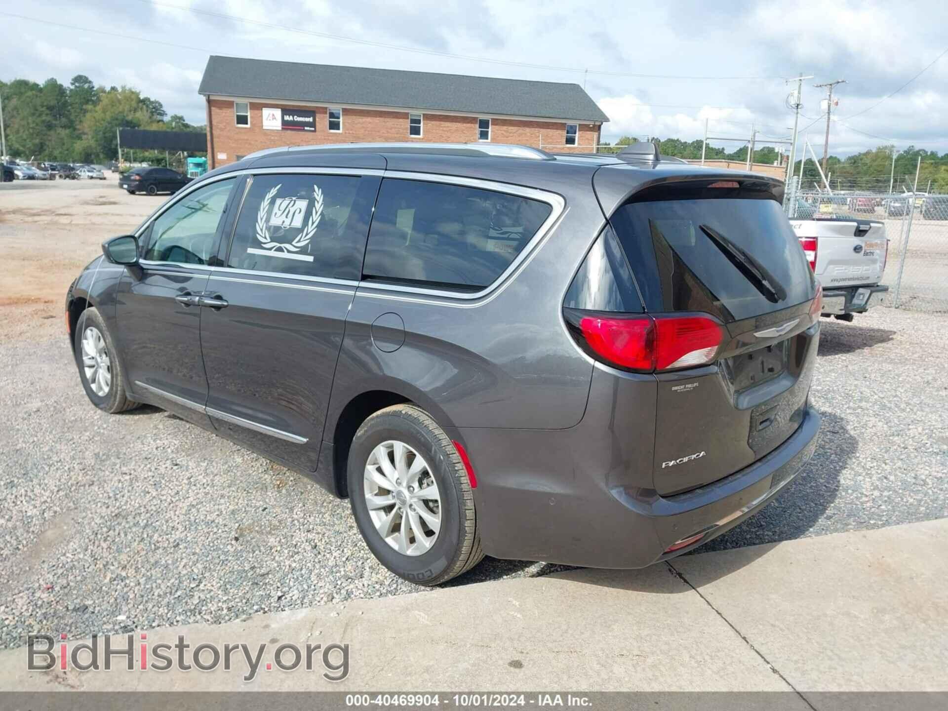 2018 CHRYSLER PACIFICA - VIN: 2C4RC1BG3JR315302 - Фото 3