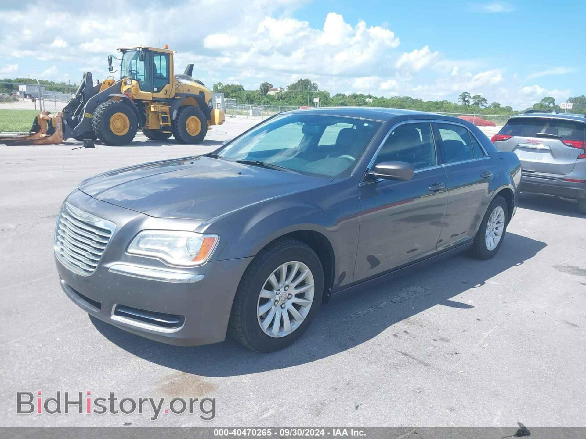 2013 CHRYSLER 300 - VIN: 2C3CCAAG8DH732338 - Фото 2