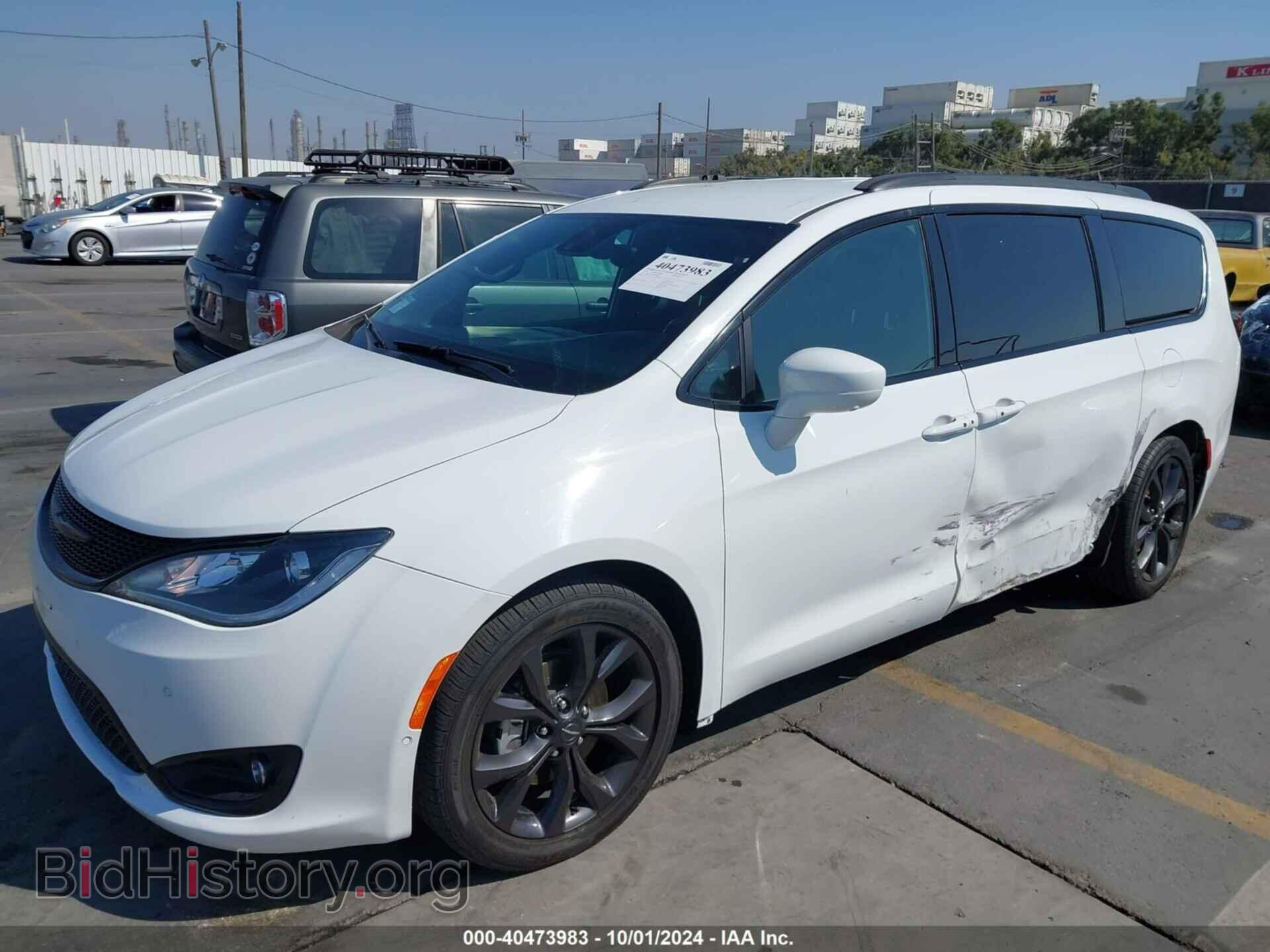 2019 CHRYSLER PACIFICA - VIN: 2C4RC1BG5KR604781 - Фото 2