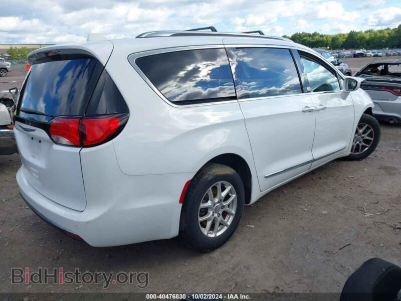 2020 Chrysler PACIFICA (VIN 2C4RC1BG3LR275533) — photo 4 of 18