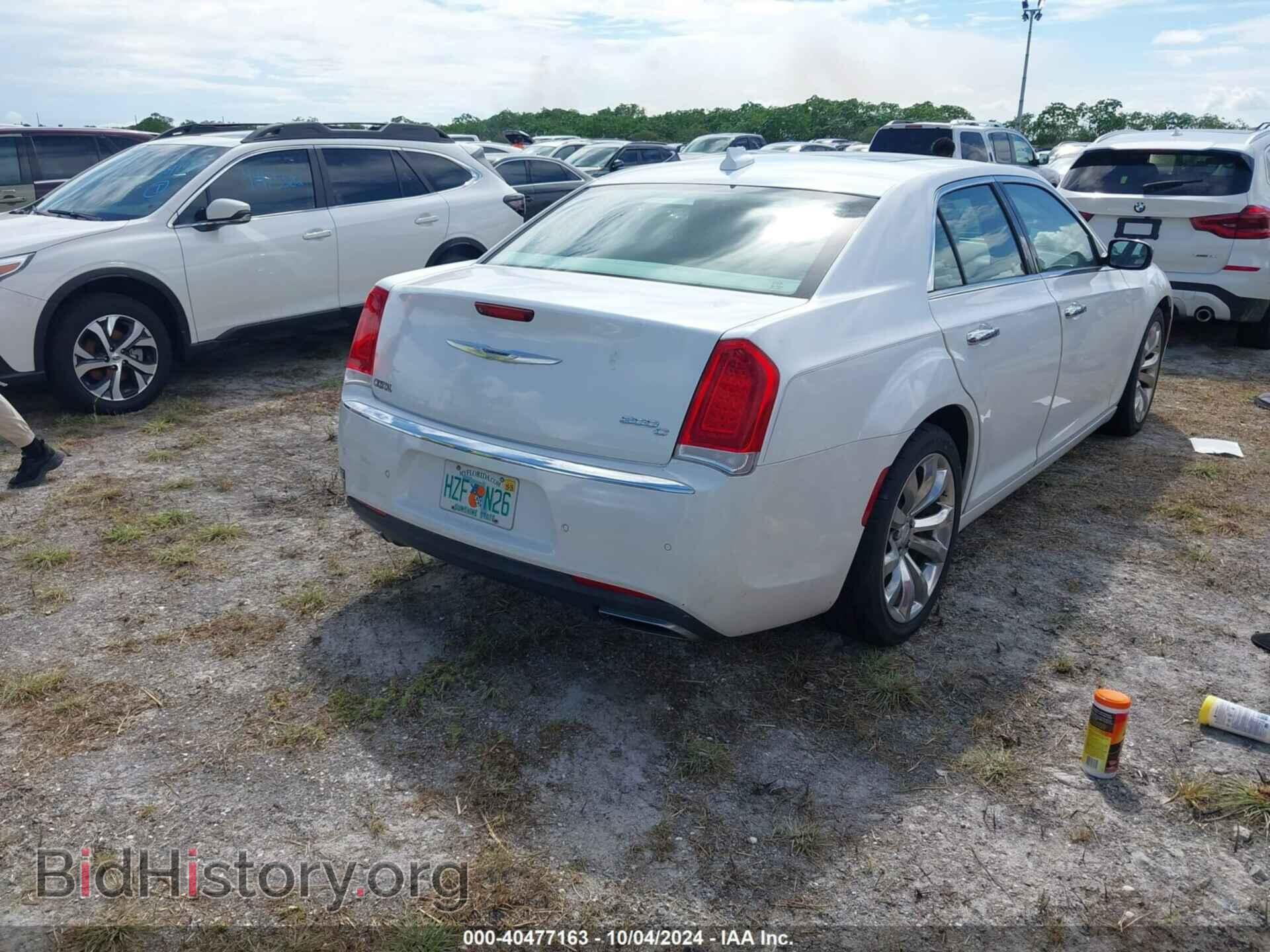 2015 CHRYSLER 300C - VIN: 2C3CCAET0FH760502 - Фото 4