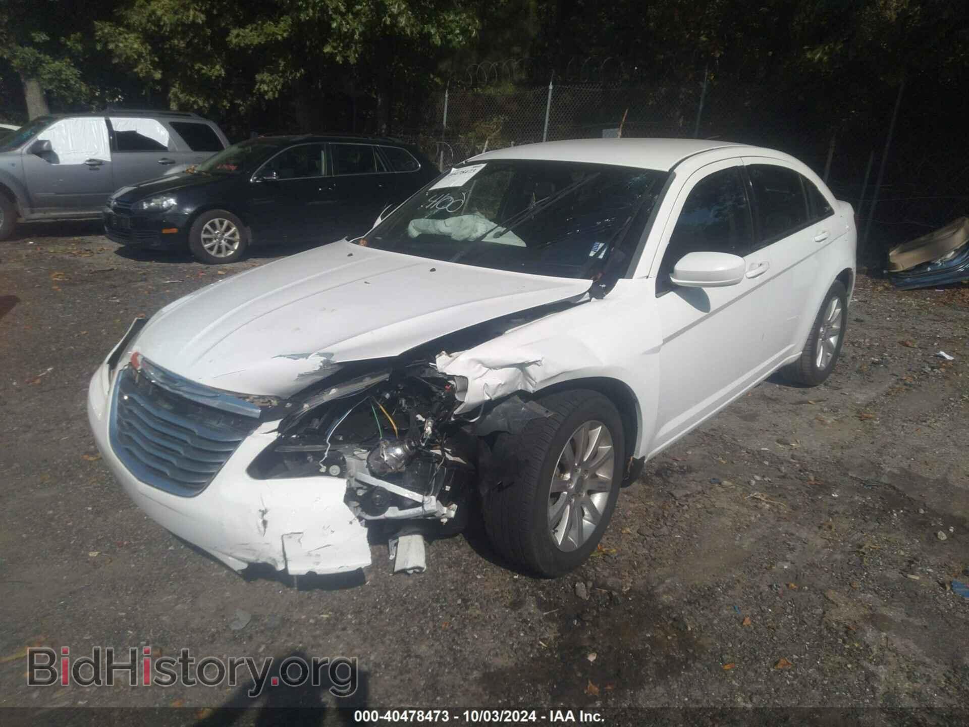 2012 CHRYSLER 200 - VIN: 1C3CCBBBXCN114100 - Фото 2