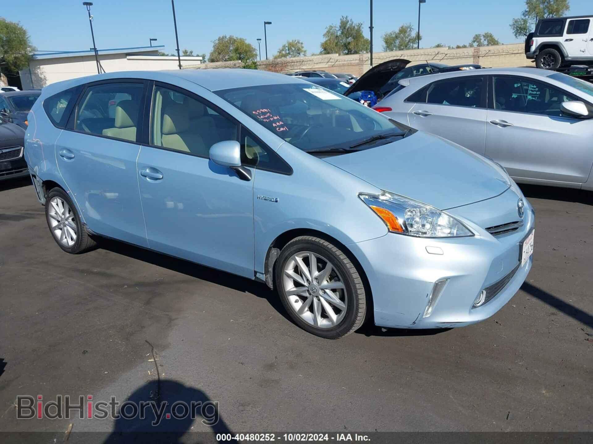 Фотография JTDZN3EU5EJ006884 - TOYOTA PRIUS V 2014