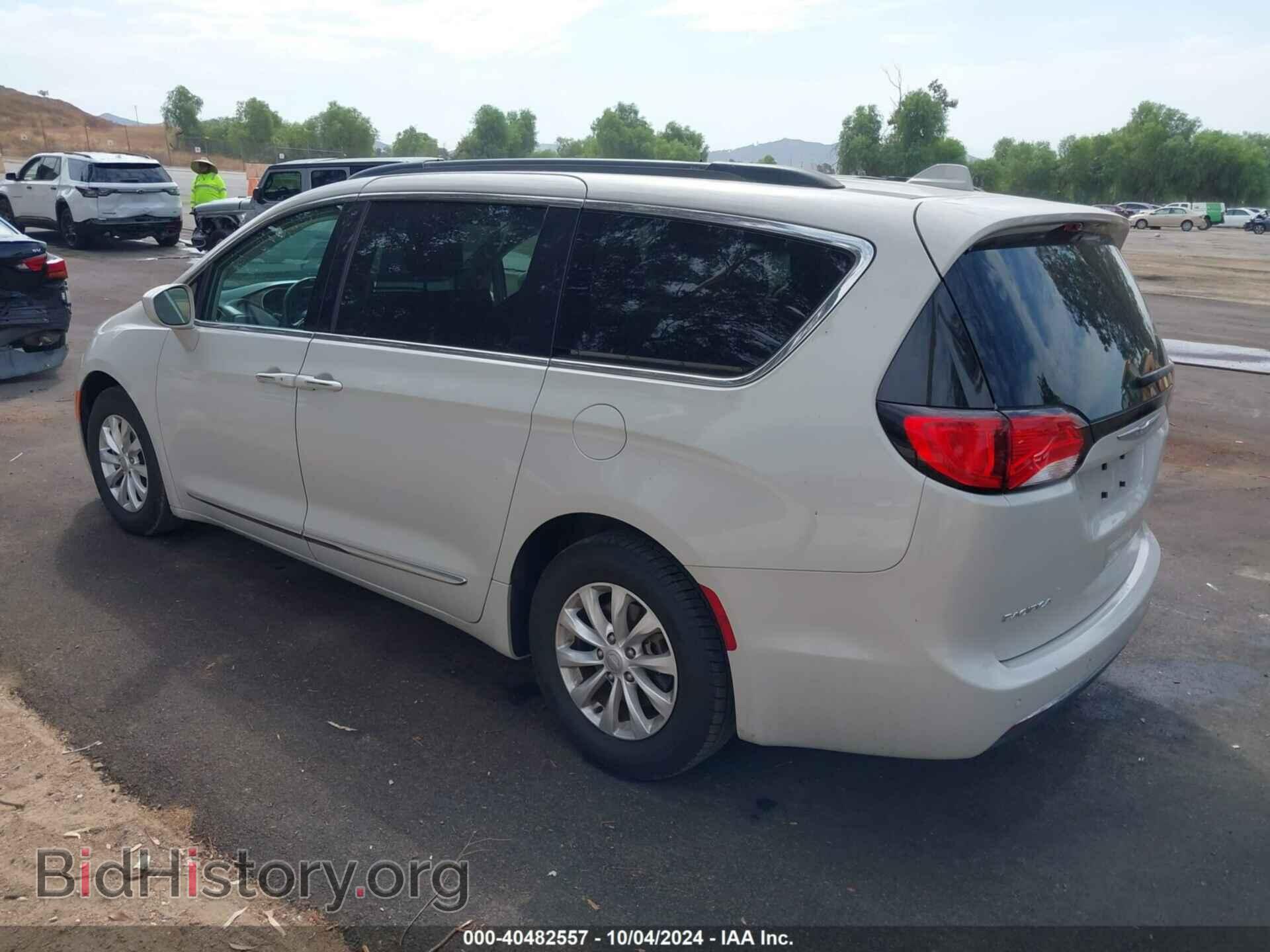 2017 CHRYSLER PACIFICA - VIN: 2C4RC1BG7HR794141 - Фото 3