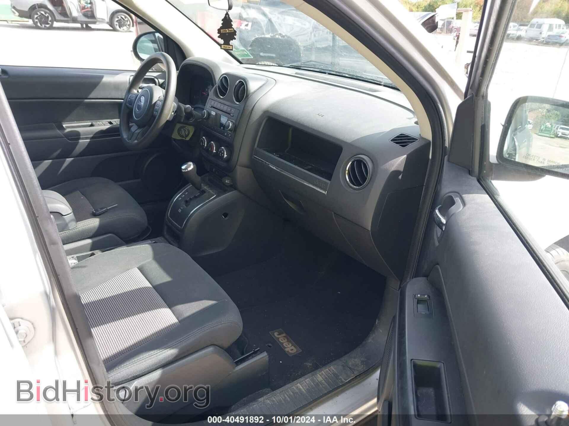2011 JEEP COMPASS - VIN: 1J4NF1FB2BD216070 - Photo 5