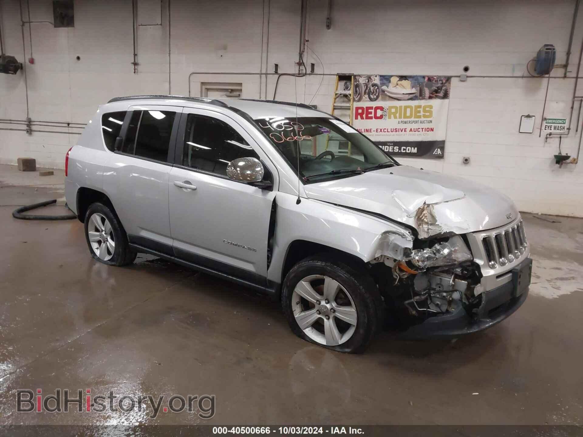 Photo 1J4NF1FB3BD205112 - JEEP COMPASS 2011