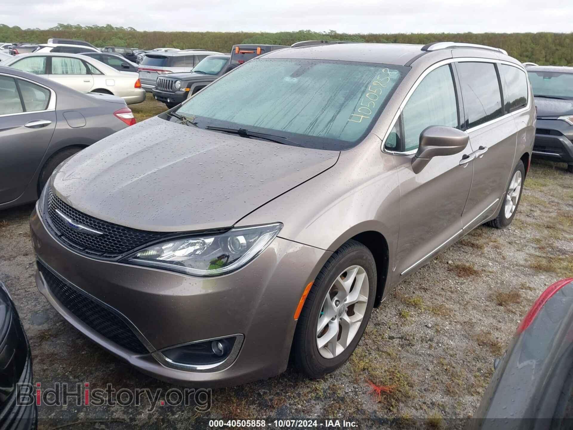 2017 CHRYSLER PACIFICA - VIN: 2C4RC1EG9HR643846 - Photo 2