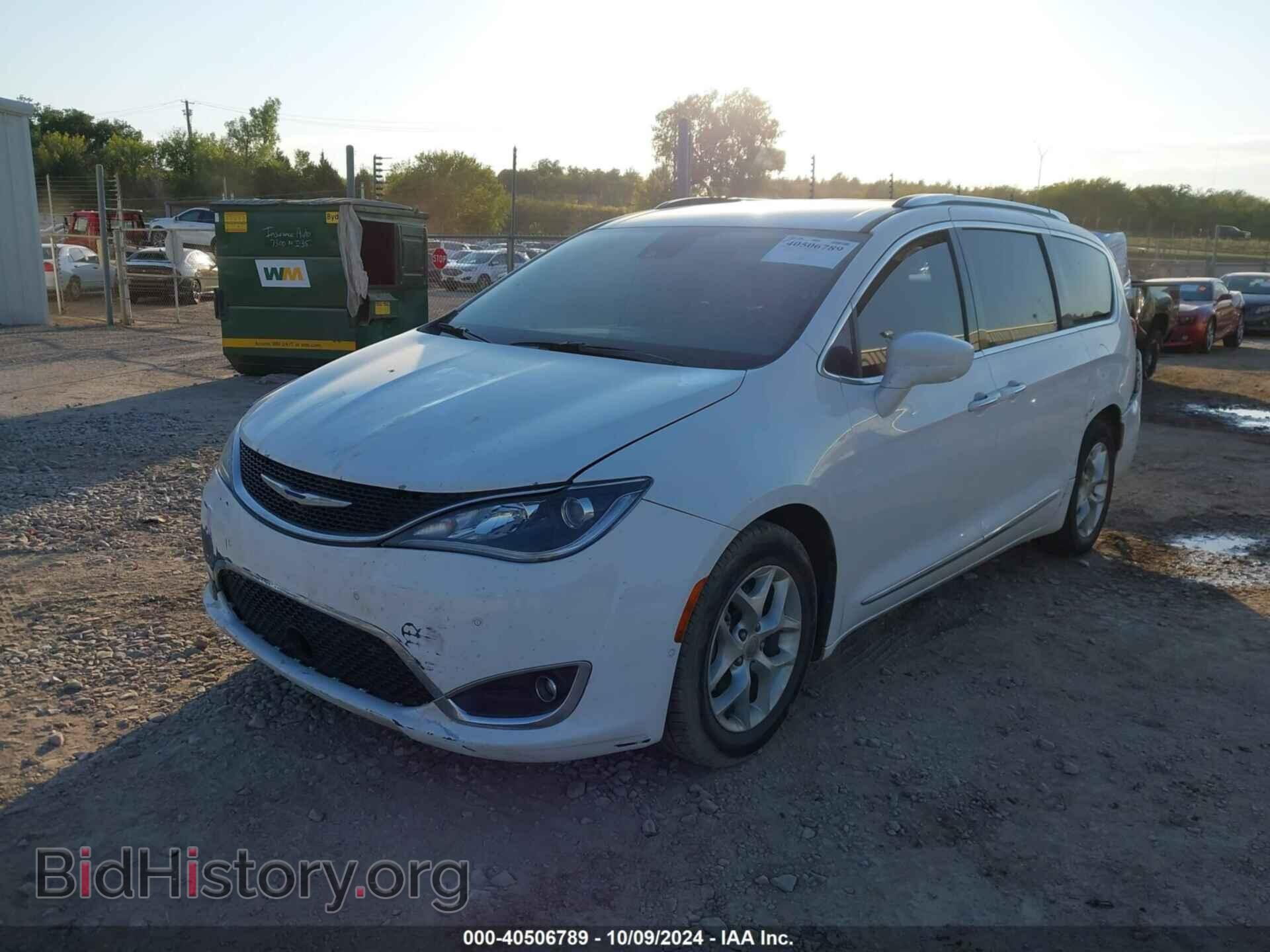 2017 CHRYSLER PACIFICA - VIN: 2C4RC1EG9HR752923 - Фото 2