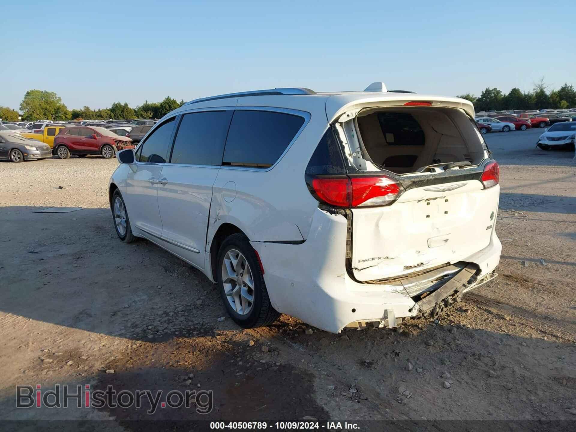 2017 CHRYSLER PACIFICA - VIN: 2C4RC1EG9HR752923 - Фото 3