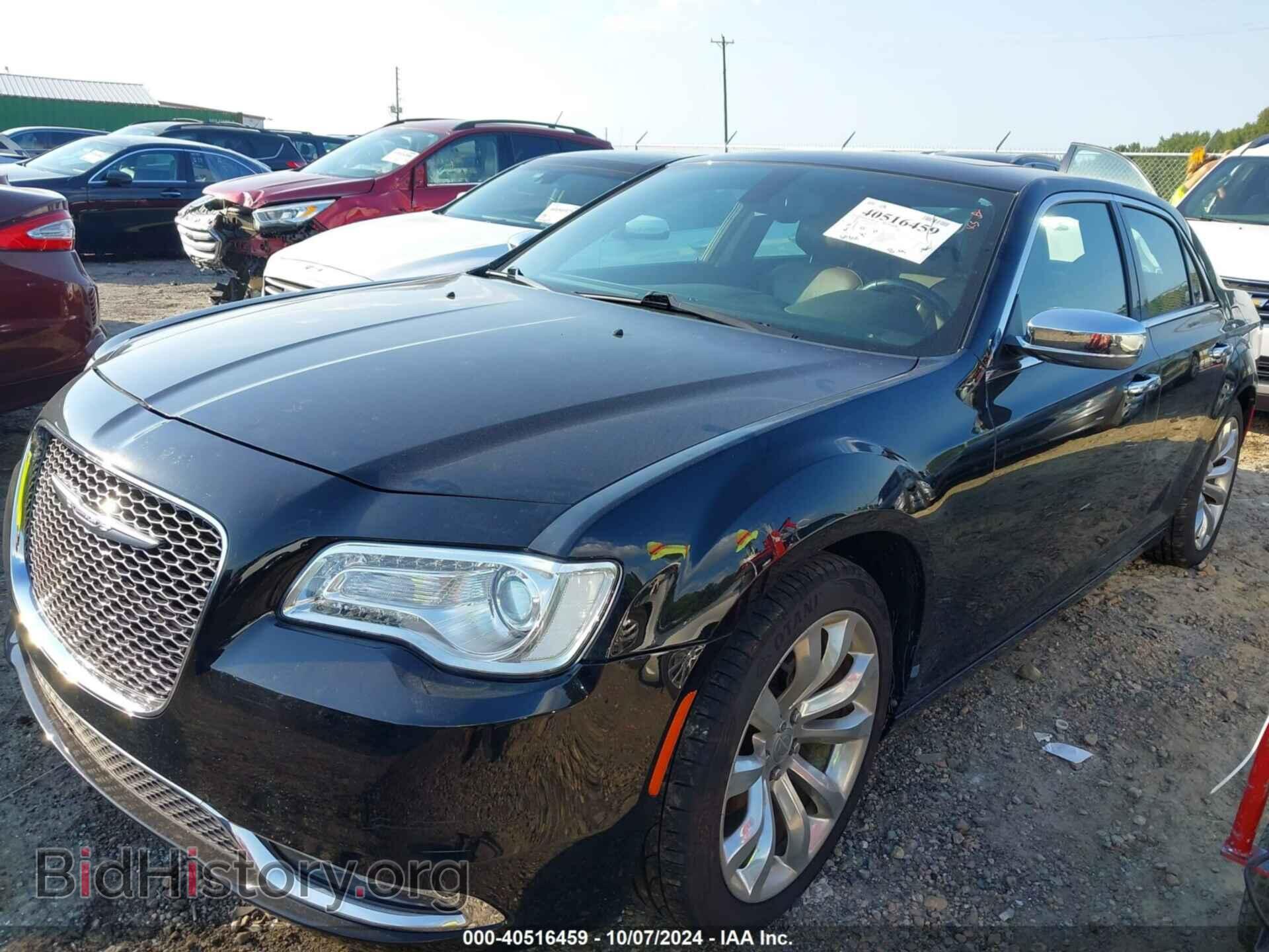 2019 CHRYSLER 300 - VIN: 2C3CCAEG4KH604976 - Фото 2