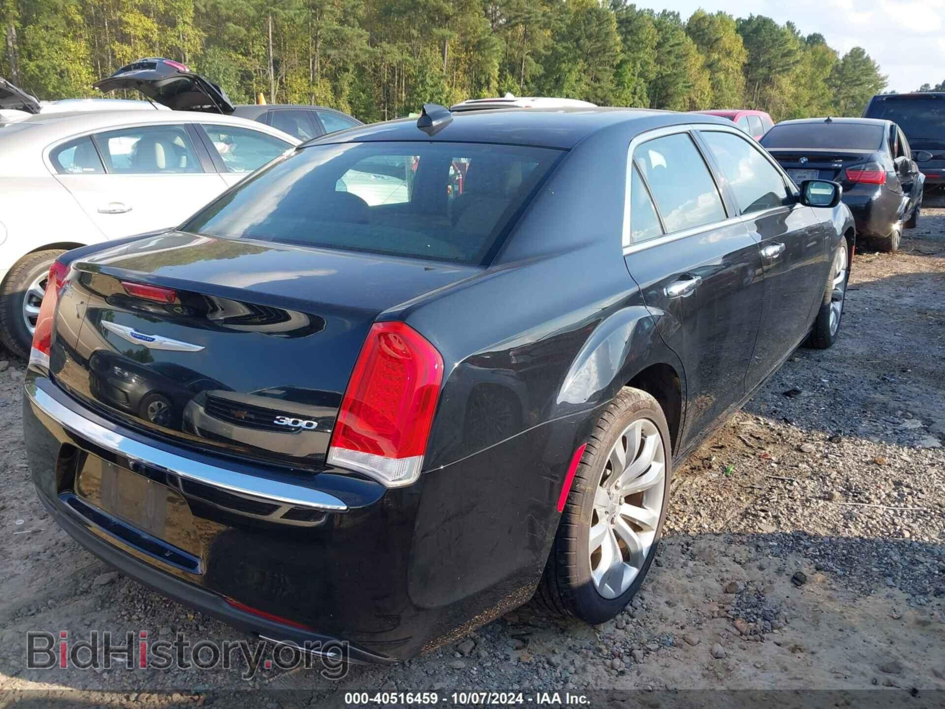 2019 CHRYSLER 300 - VIN: 2C3CCAEG4KH604976 - Фото 4
