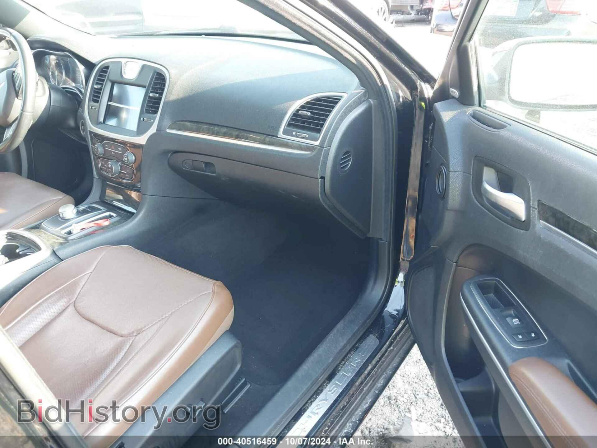 2019 CHRYSLER 300 - VIN: 2C3CCAEG4KH604976 - Фото 5