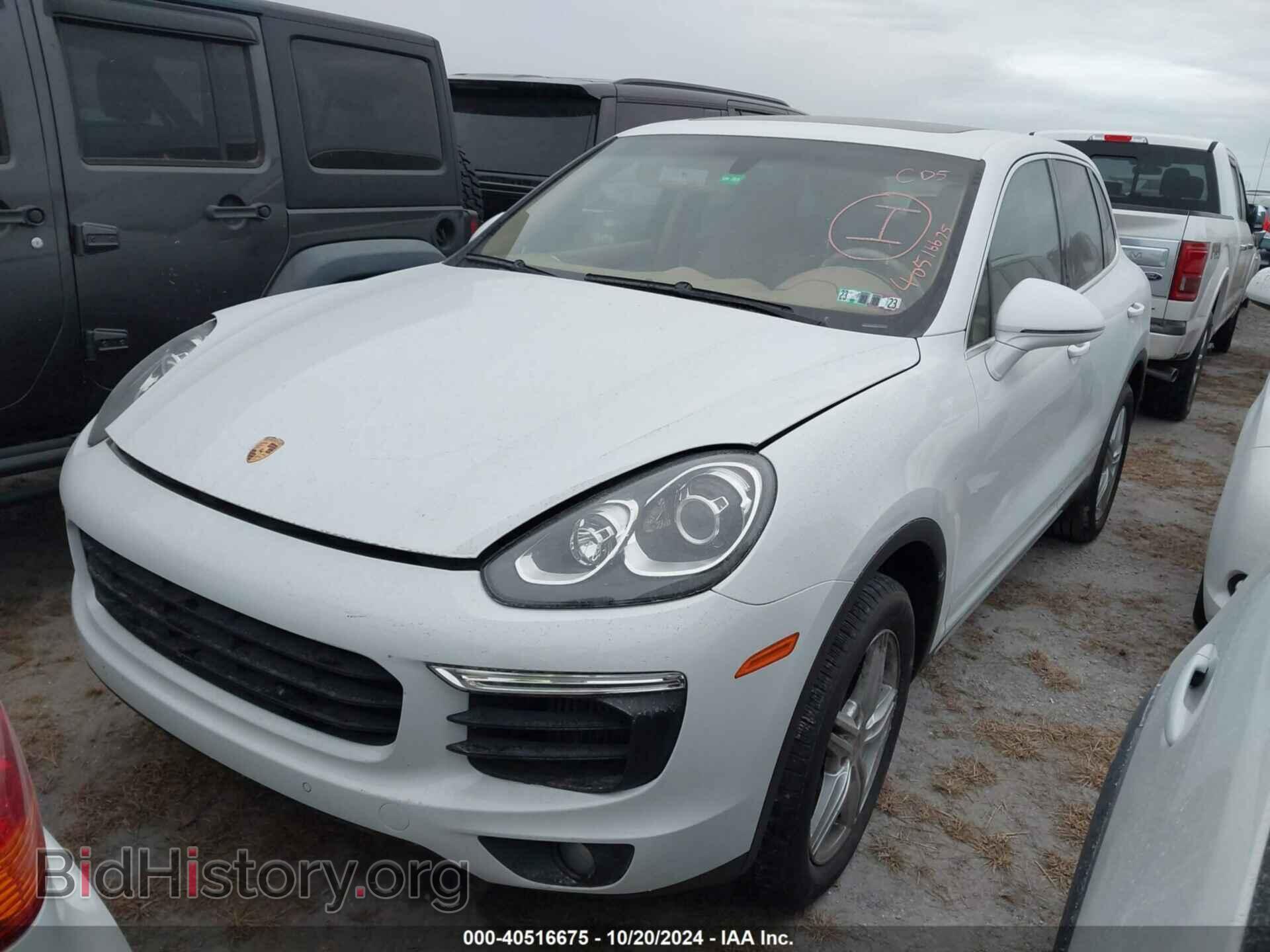 2017 PORSCHE CAYENNE - VIN: WP1AB2A25HLA51464 - Фото 2