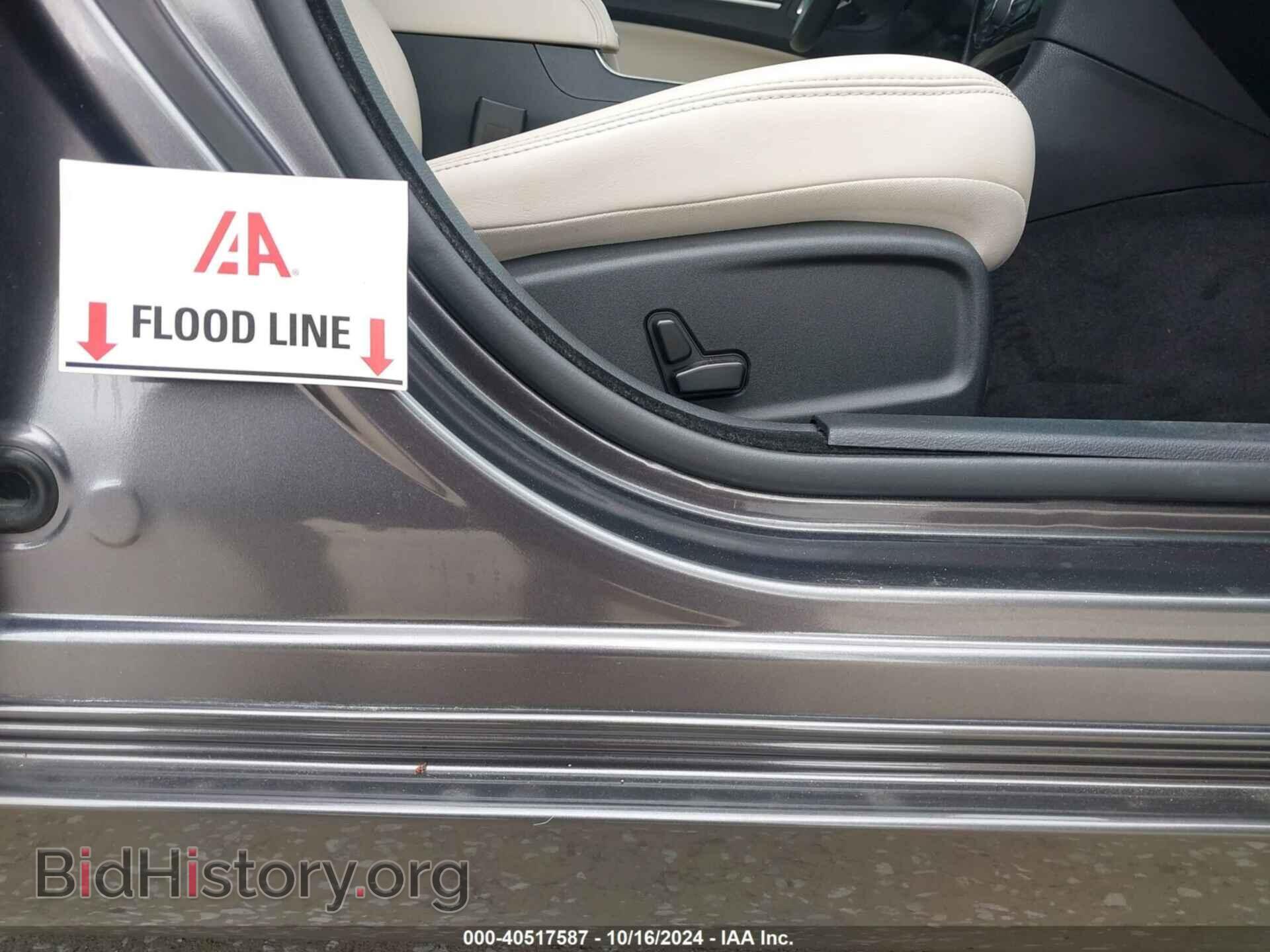 2015 CHRYSLER 300 - VIN: 2C3CCAAG0FH882043 - Фото 6