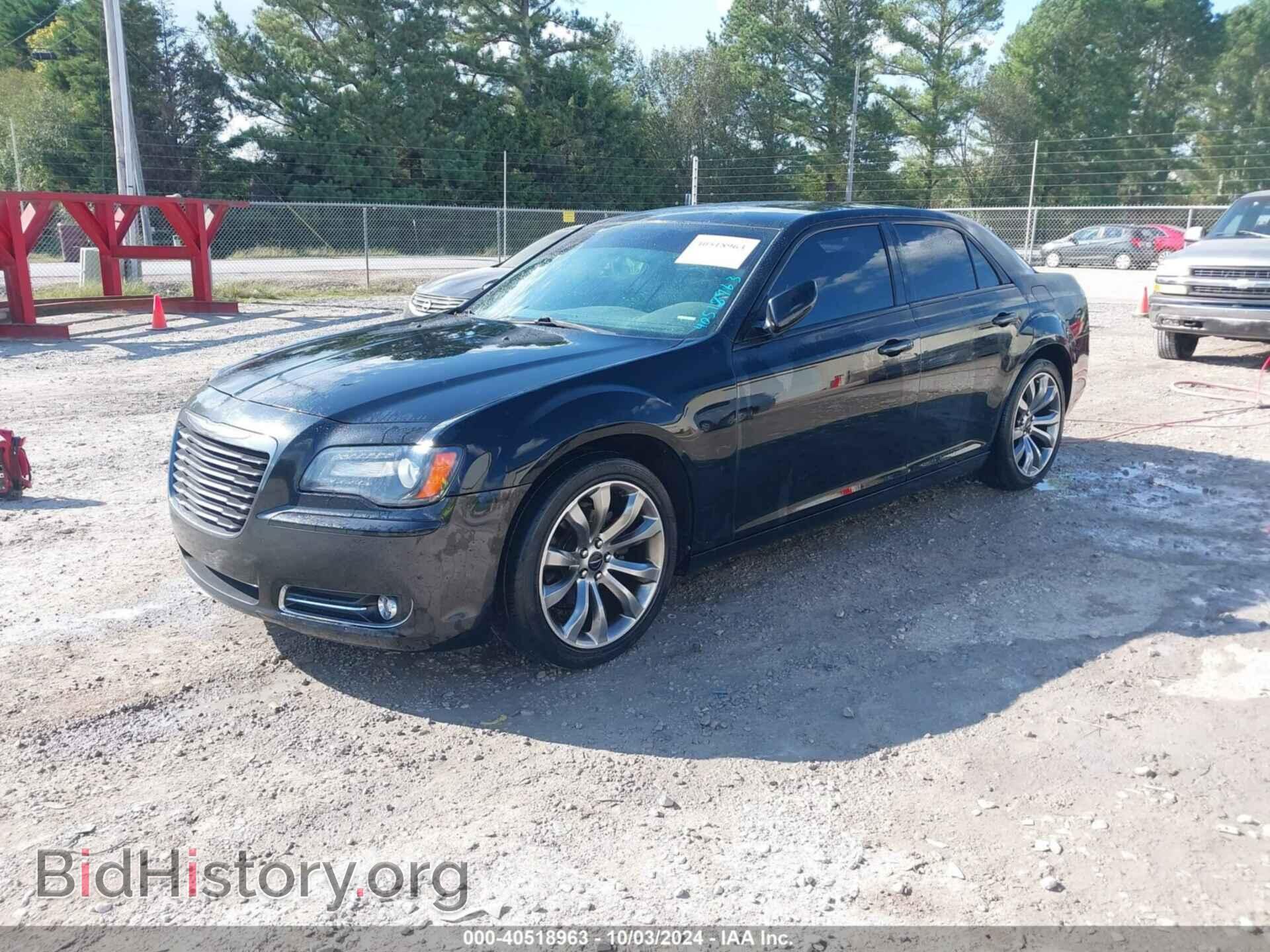2014 CHRYSLER 300 - VIN: 2C3CCABG2EH352072 - Фото 2