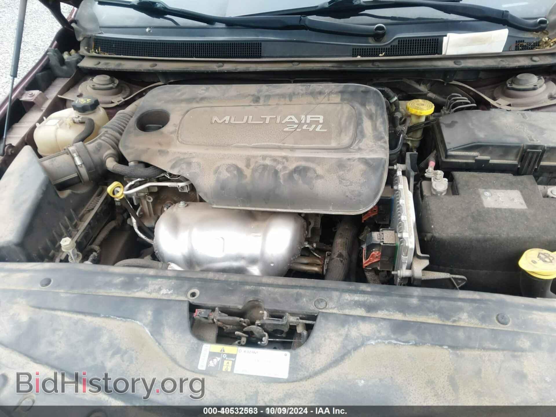 2015 CHRYSLER 200 - VIN: 1C3CCCAB1FN604551 - Фото 10