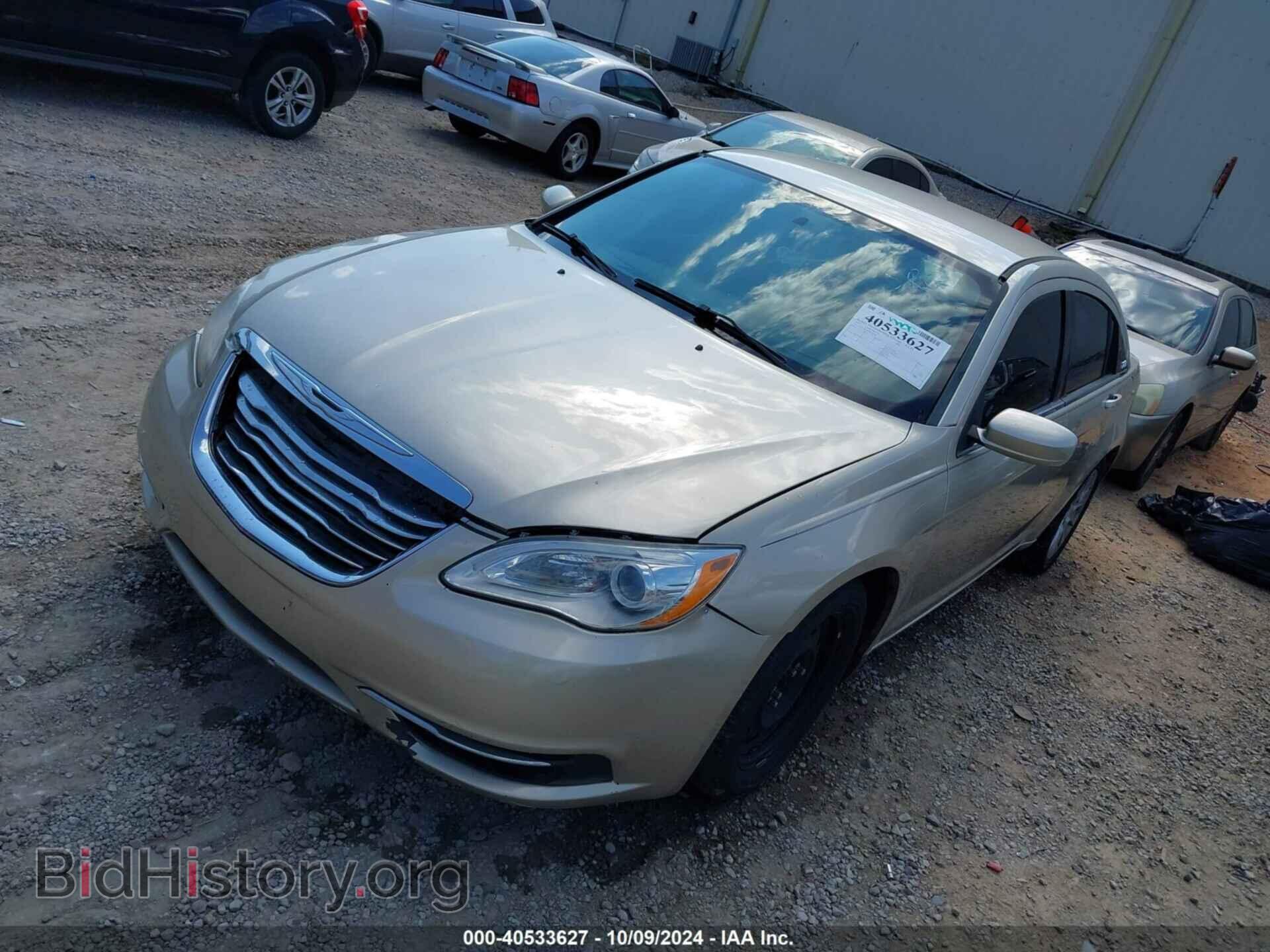 2013 CHRYSLER 200 - VIN: 1C3CCBAG9DN767385 - Фото 2