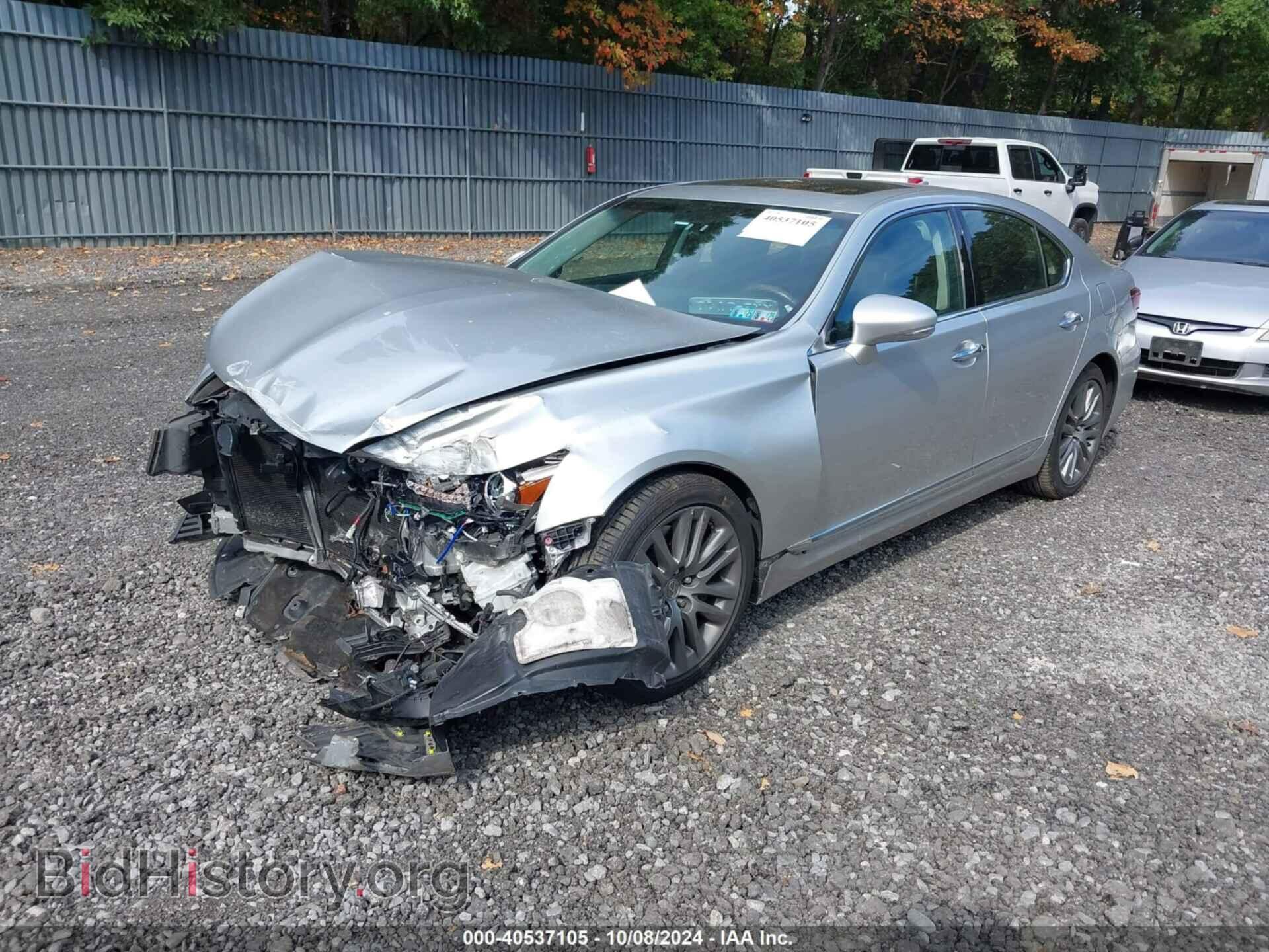 2016 LEXUS LS 460 - VIN: JTHCL5EF1G5026603 - Photo 2