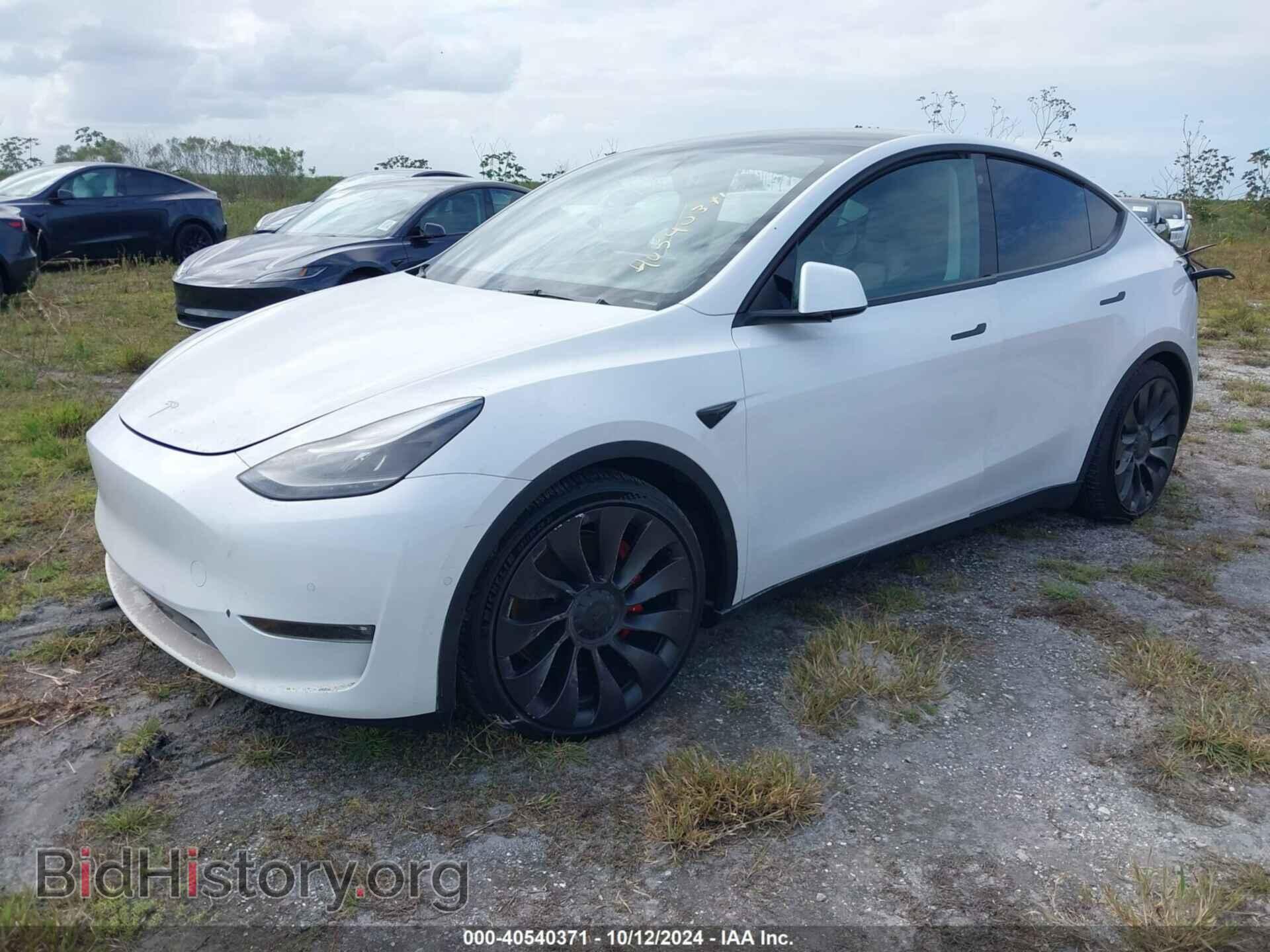 2022 TESLA MODEL Y - VIN: 7SAYGDEF2NF327711 - Фото 2