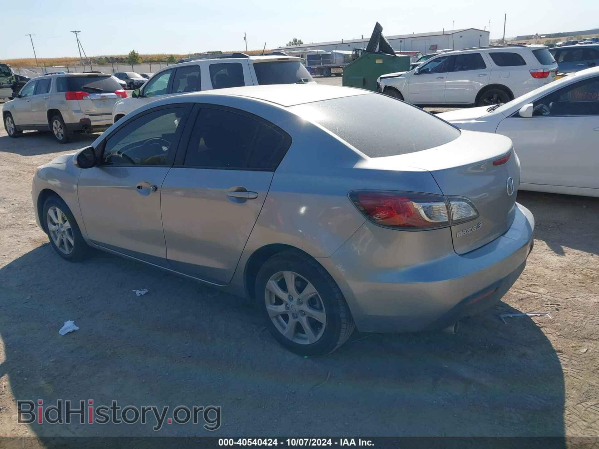2011 MAZDA MAZDA3 - VIN: JM1BL1VF1B1388498 - Фото 3