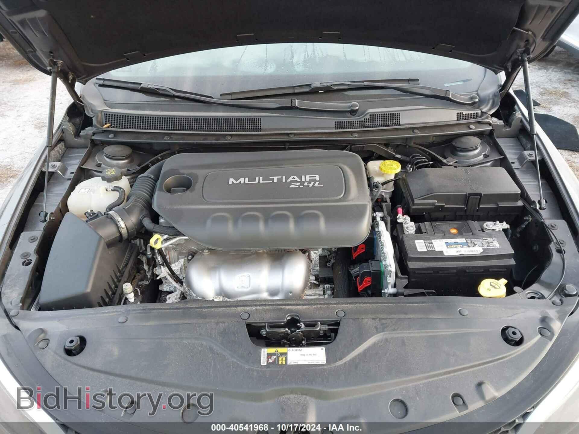 2016 CHRYSLER 200 - VIN: 1C3CCCABXGN122128 - Фото 10