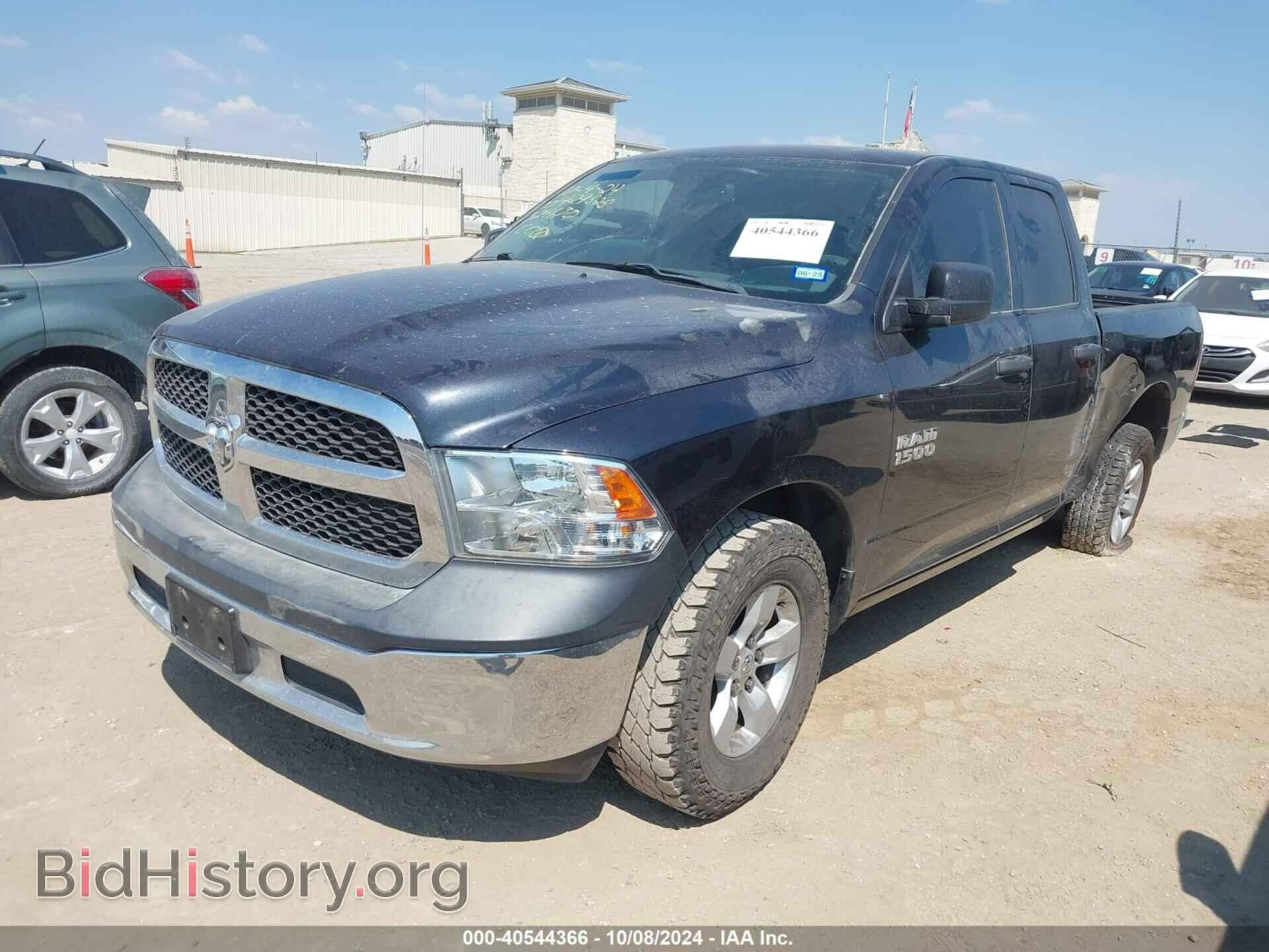 2018 RAM 1500 - VIN: 1C6RR6FG5JS324630 - Фото 2