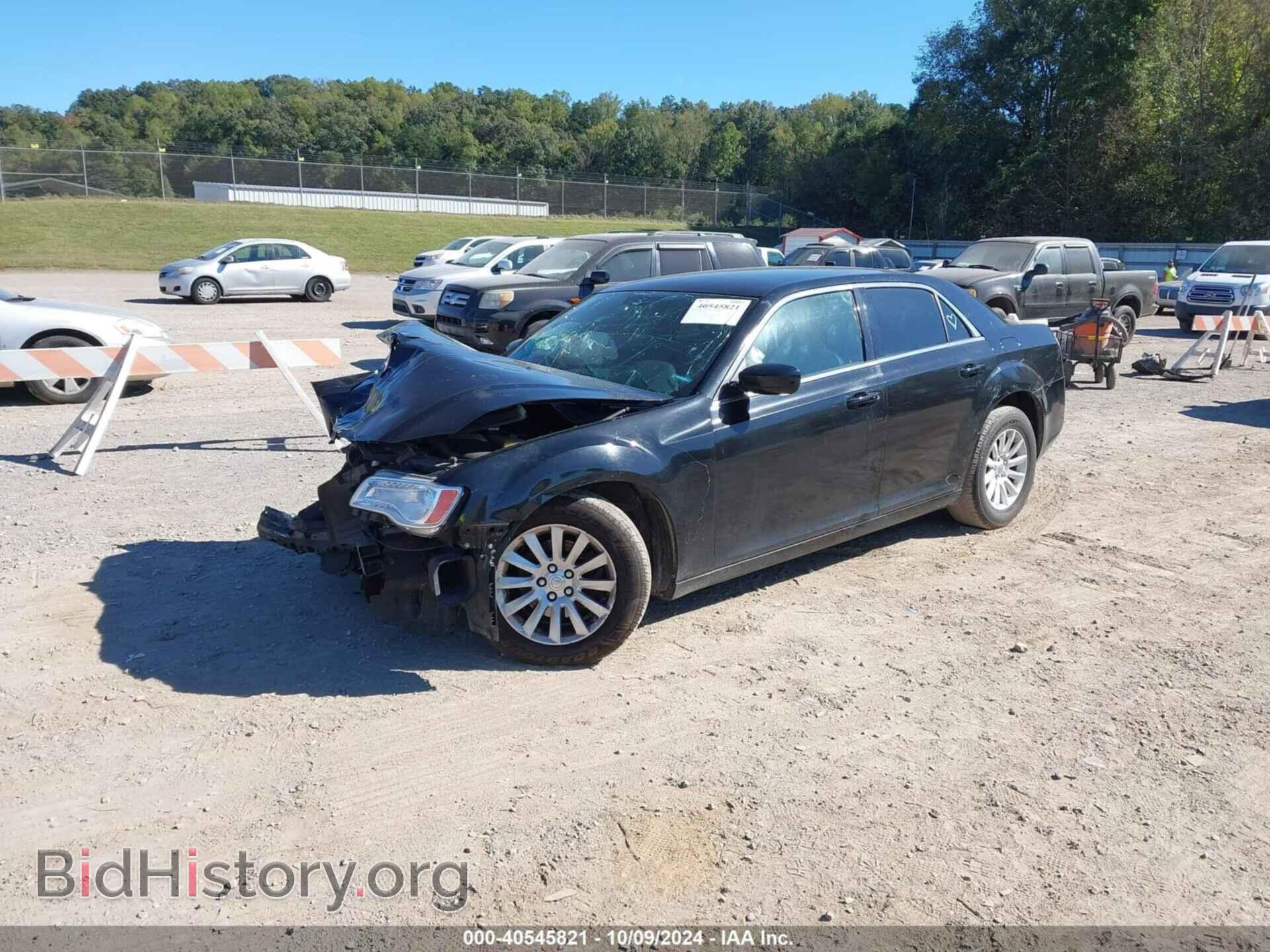 2014 CHRYSLER 300 - VIN: 2C3CCAAG1EH238906 - Фото 2