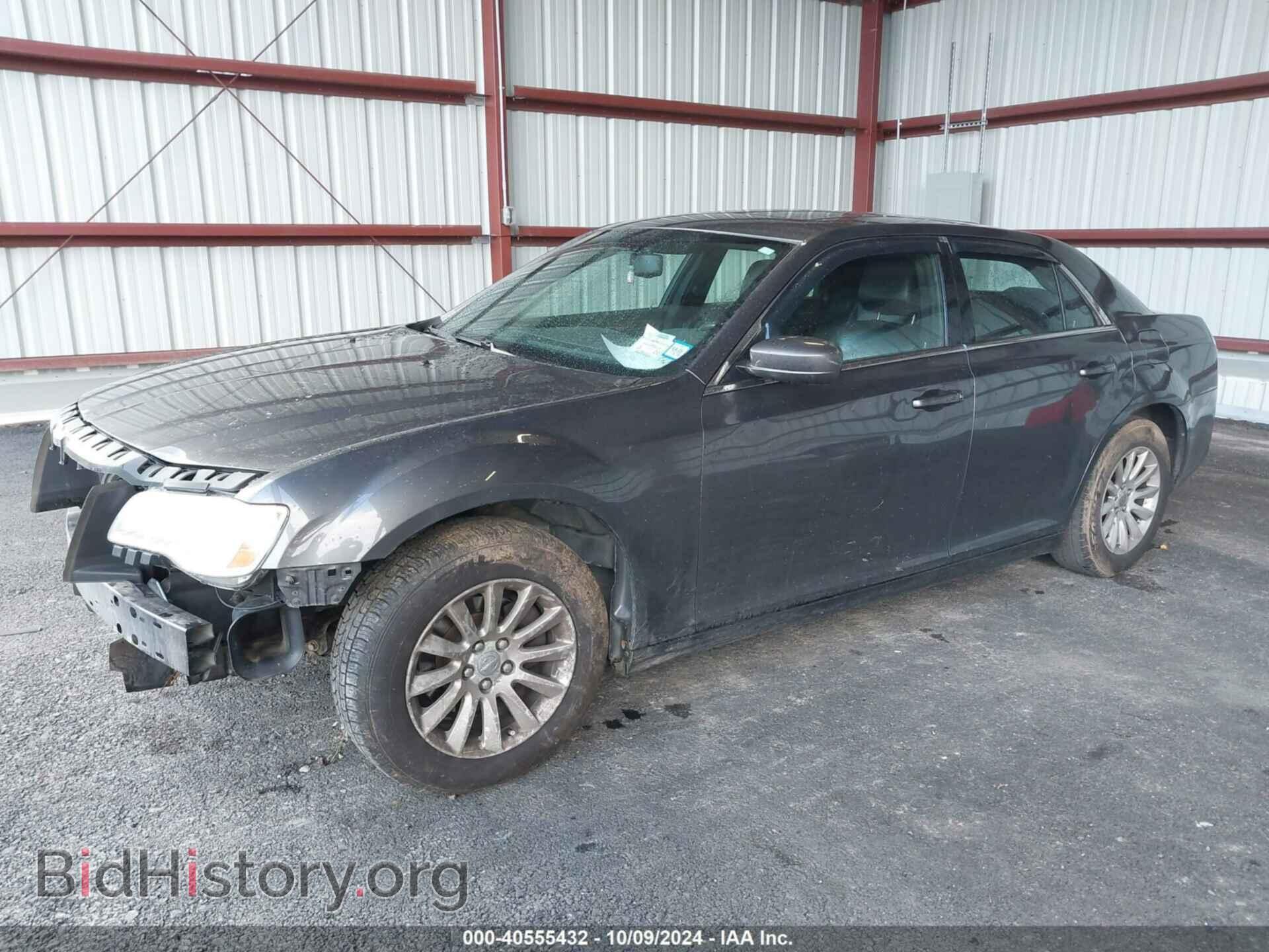 2013 CHRYSLER 300 - VIN: 2C3CCAAG6DH699307 - Фото 2