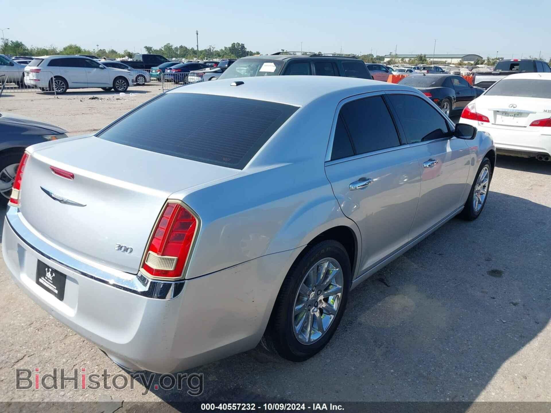 2011 CHRYSLER 300 - VIN: 2C3CA5CG0BH613870 - Фото 4