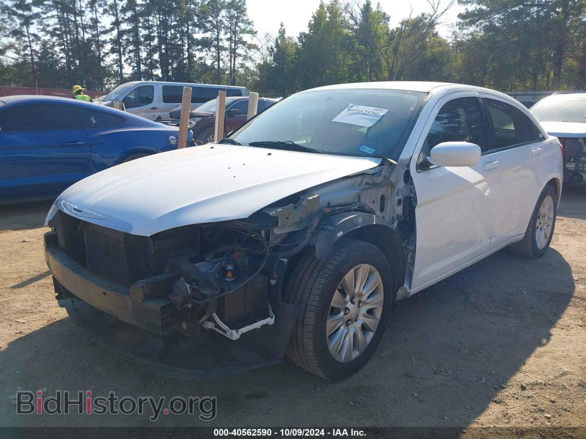 2014 CHRYSLER 200 - VIN: 1C3CCBAB3EN213927 - Фото 2