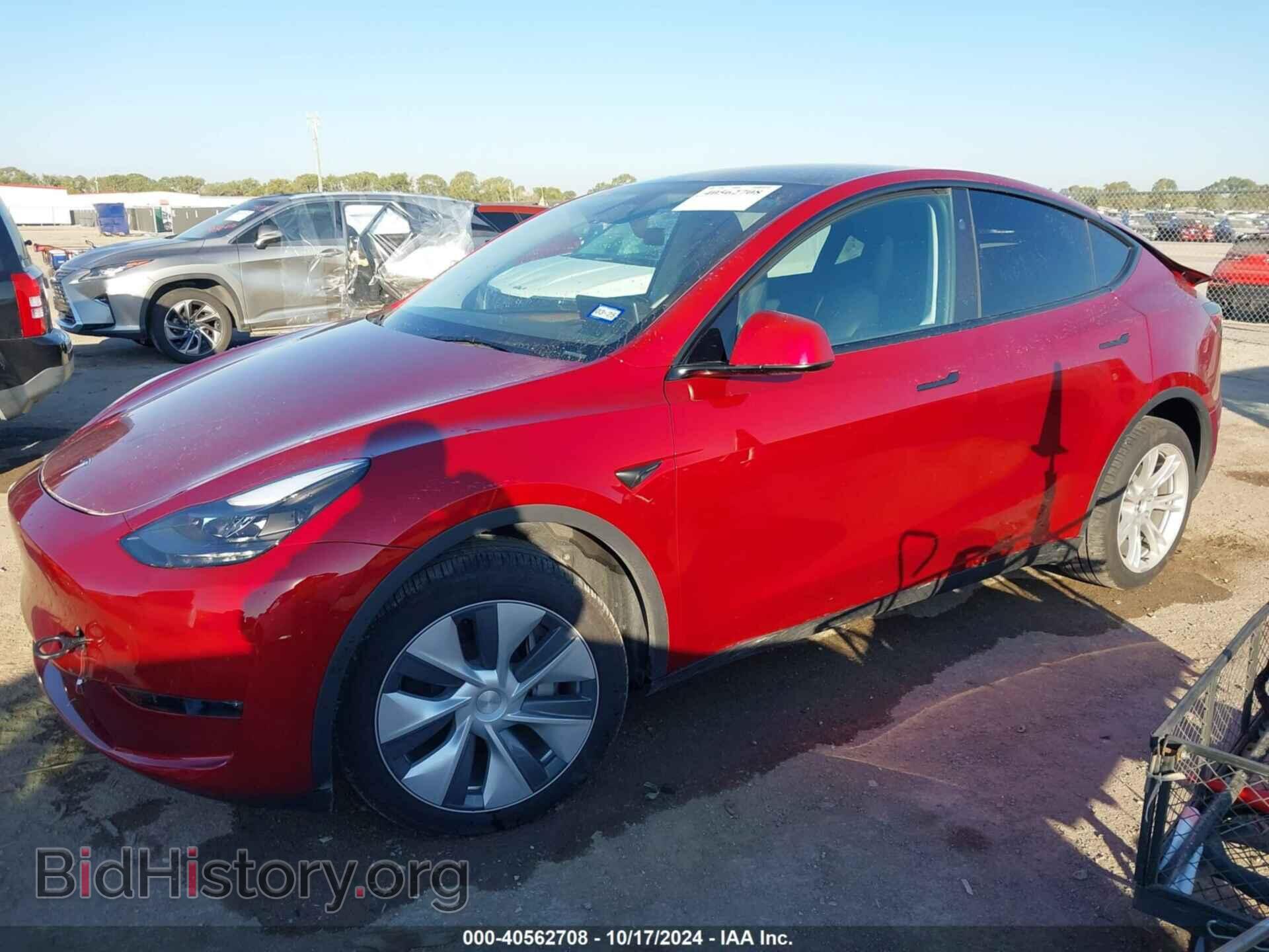 2024 TESLA MODEL Y - VIN: 7SAYGDEE2RA231068 - Фото 2